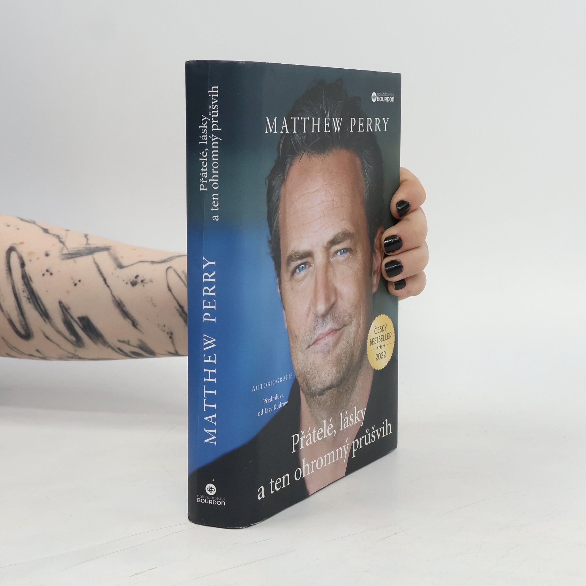 Matthew Perry Přátelé, lásky a ten ohromný průšvih