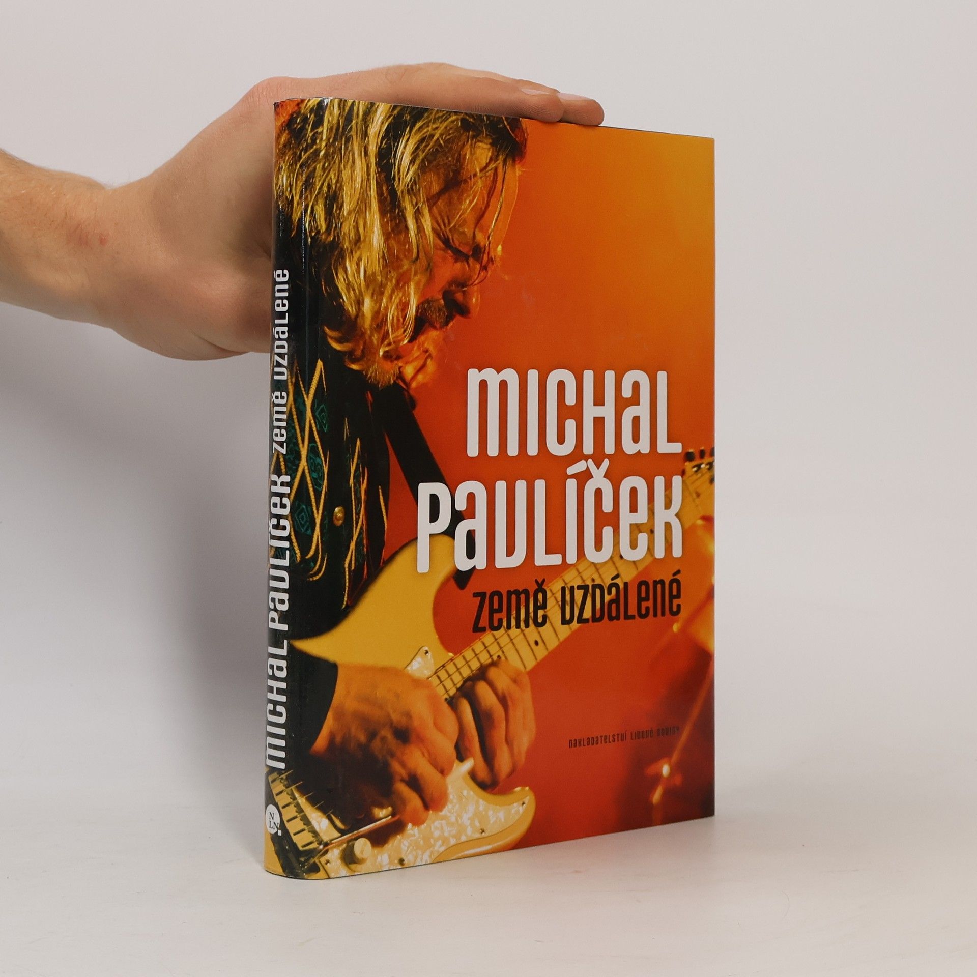 Michal Pavlíček Země vzdálené