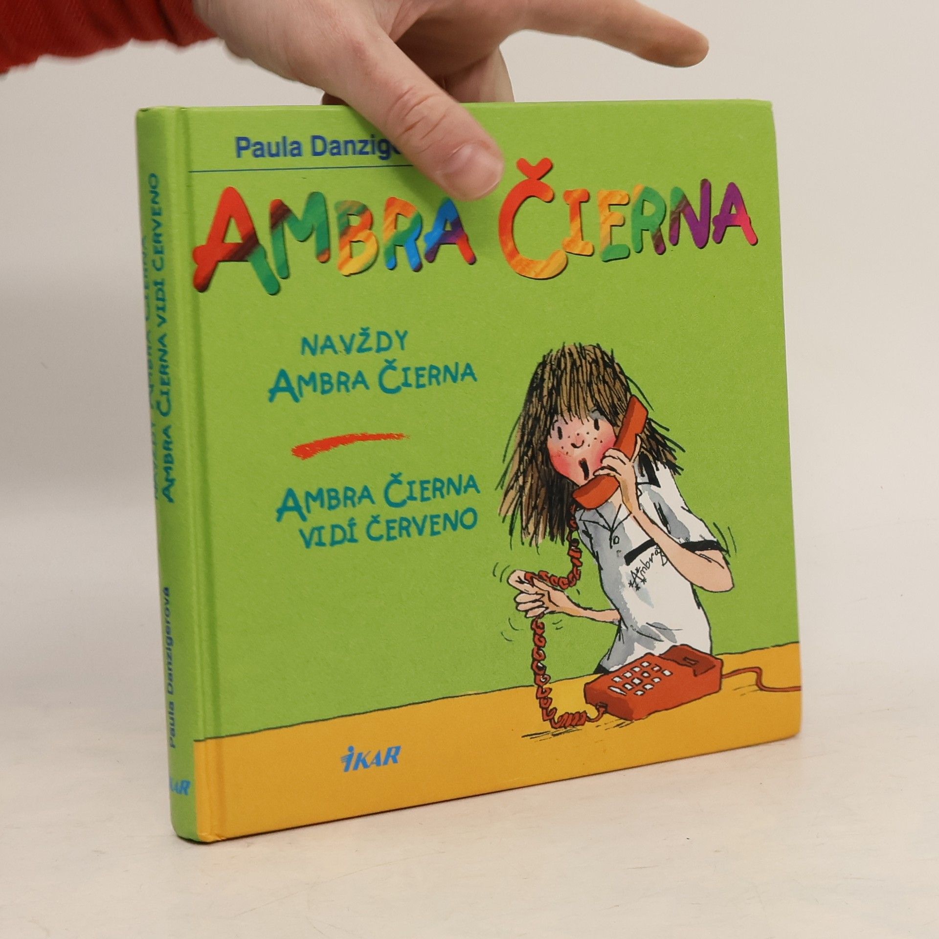 Paula Danziger Ambra Čierna
