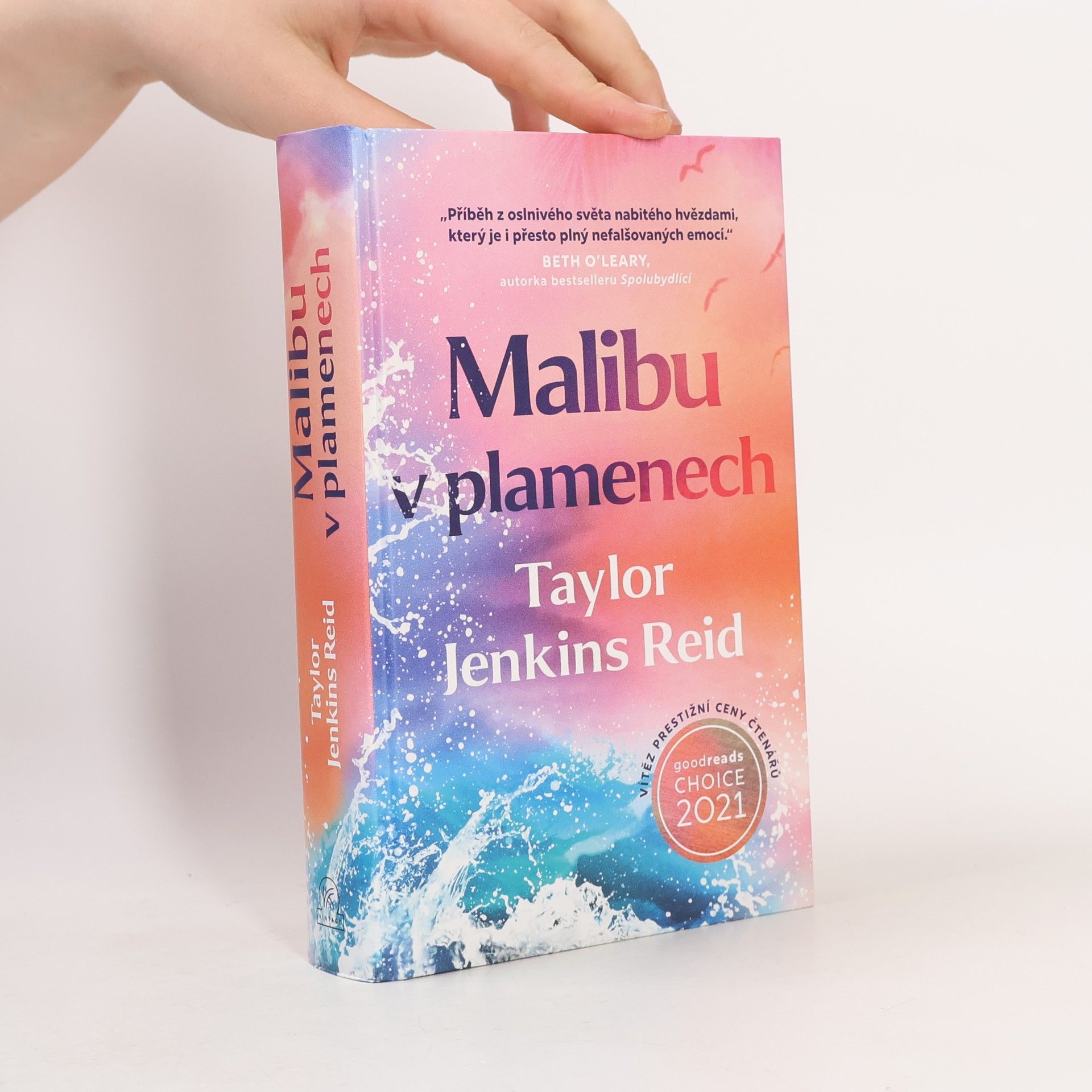Taylor Jenkins Reid Malibu v plamenech