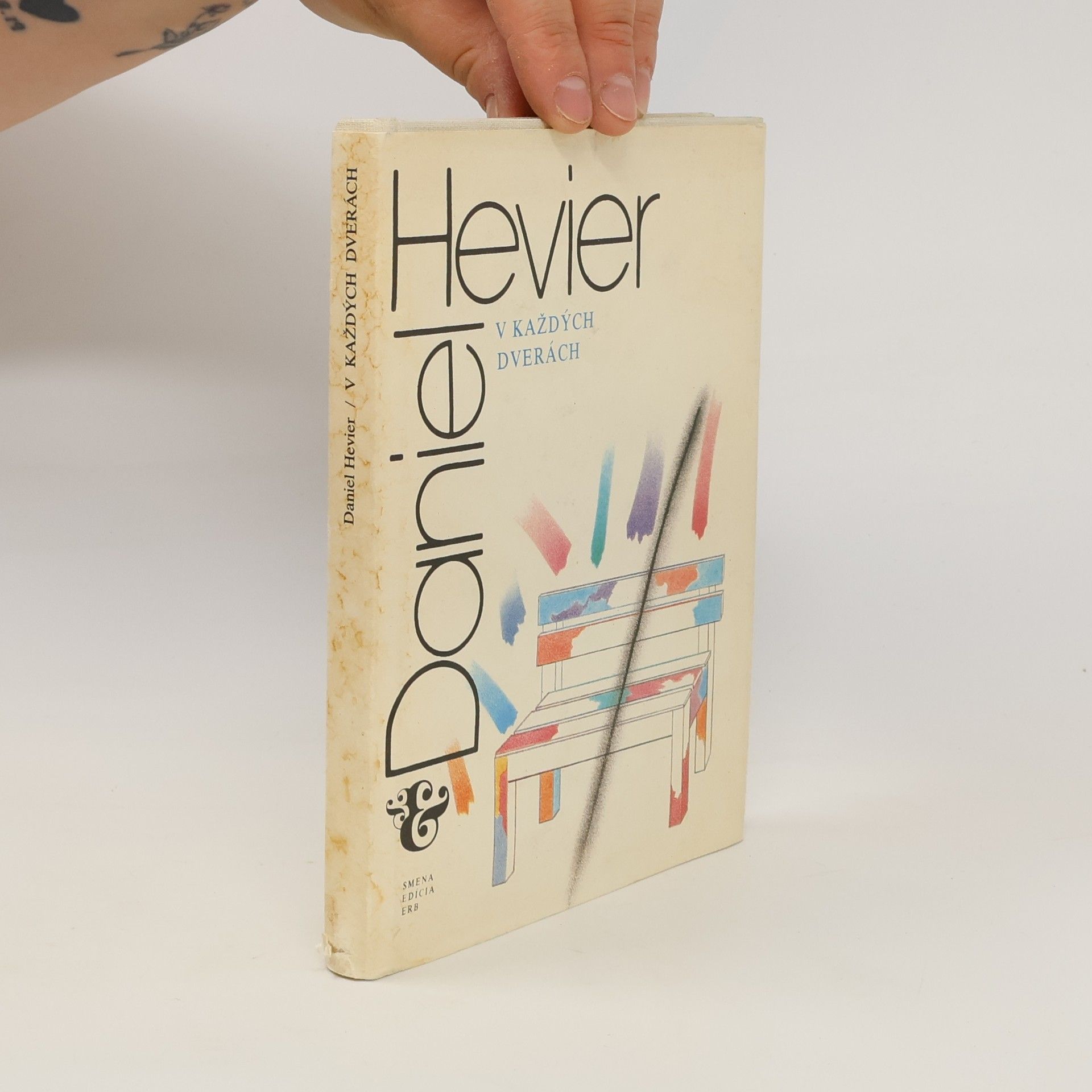 Daniel Hevier V každých dverách