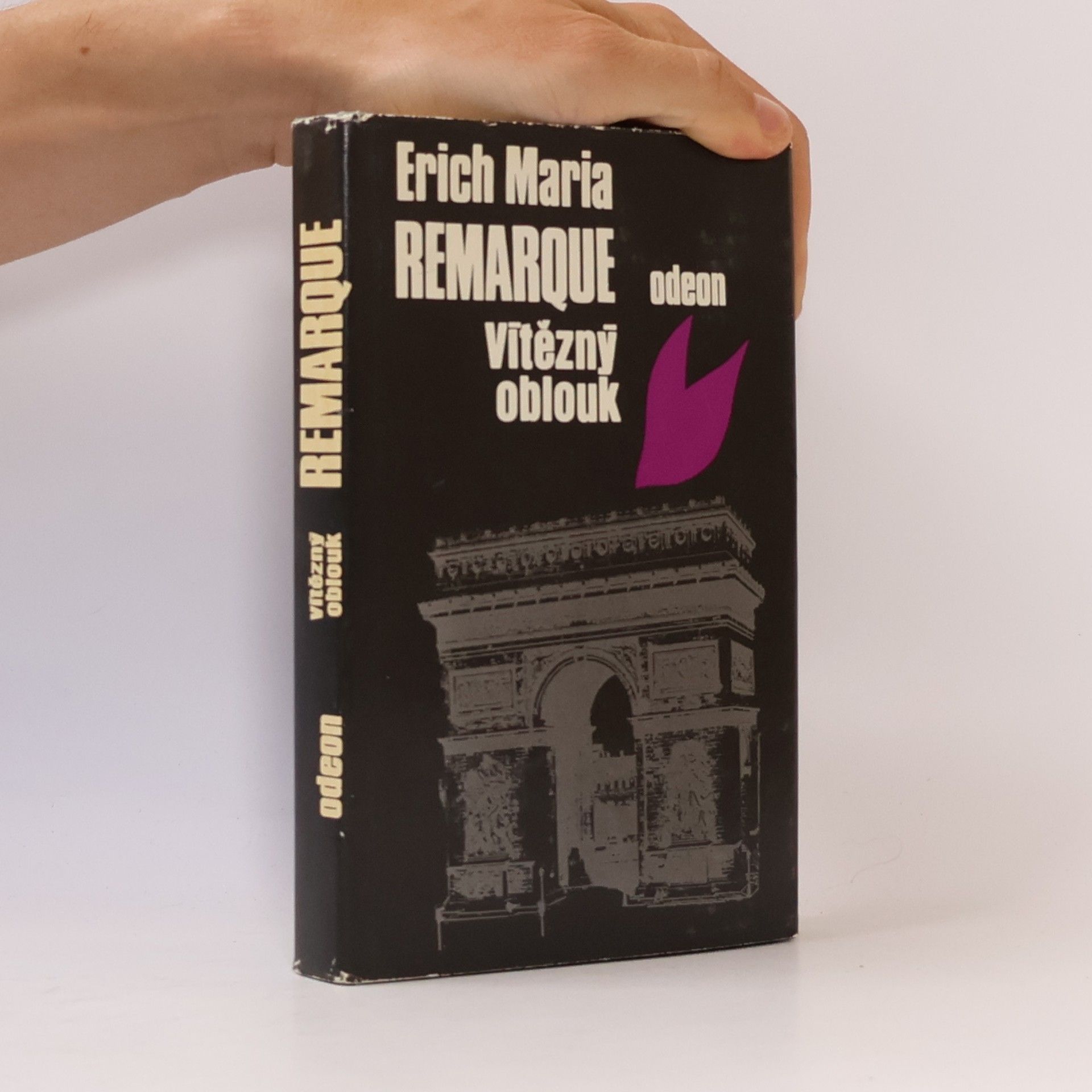 Erich Maria Remarque Vítězný oblouk