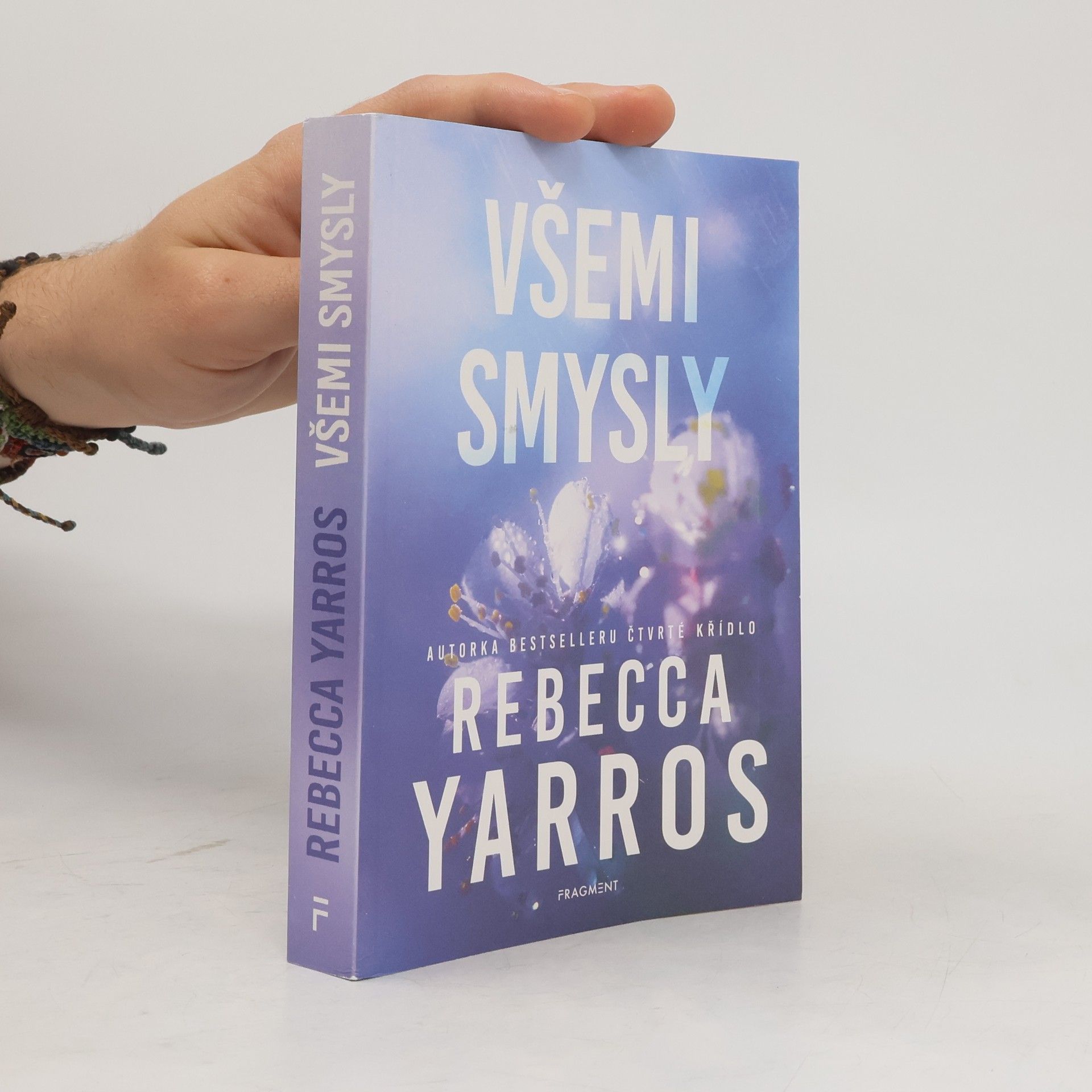 Rebecca Yarros Všemi smysly