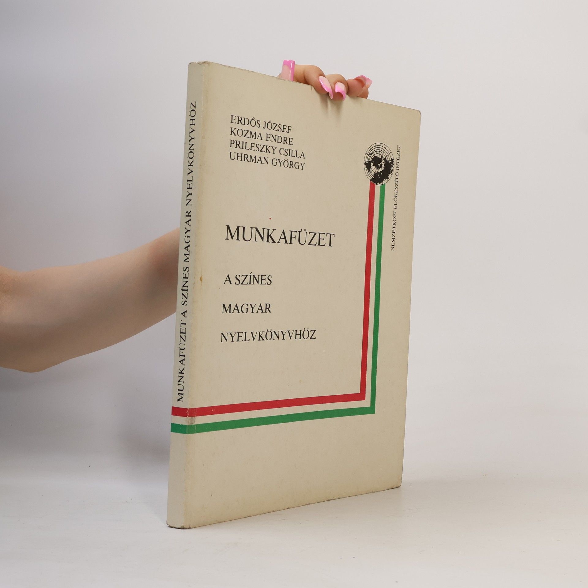 Collectif d'auteurs Munkafüzet
