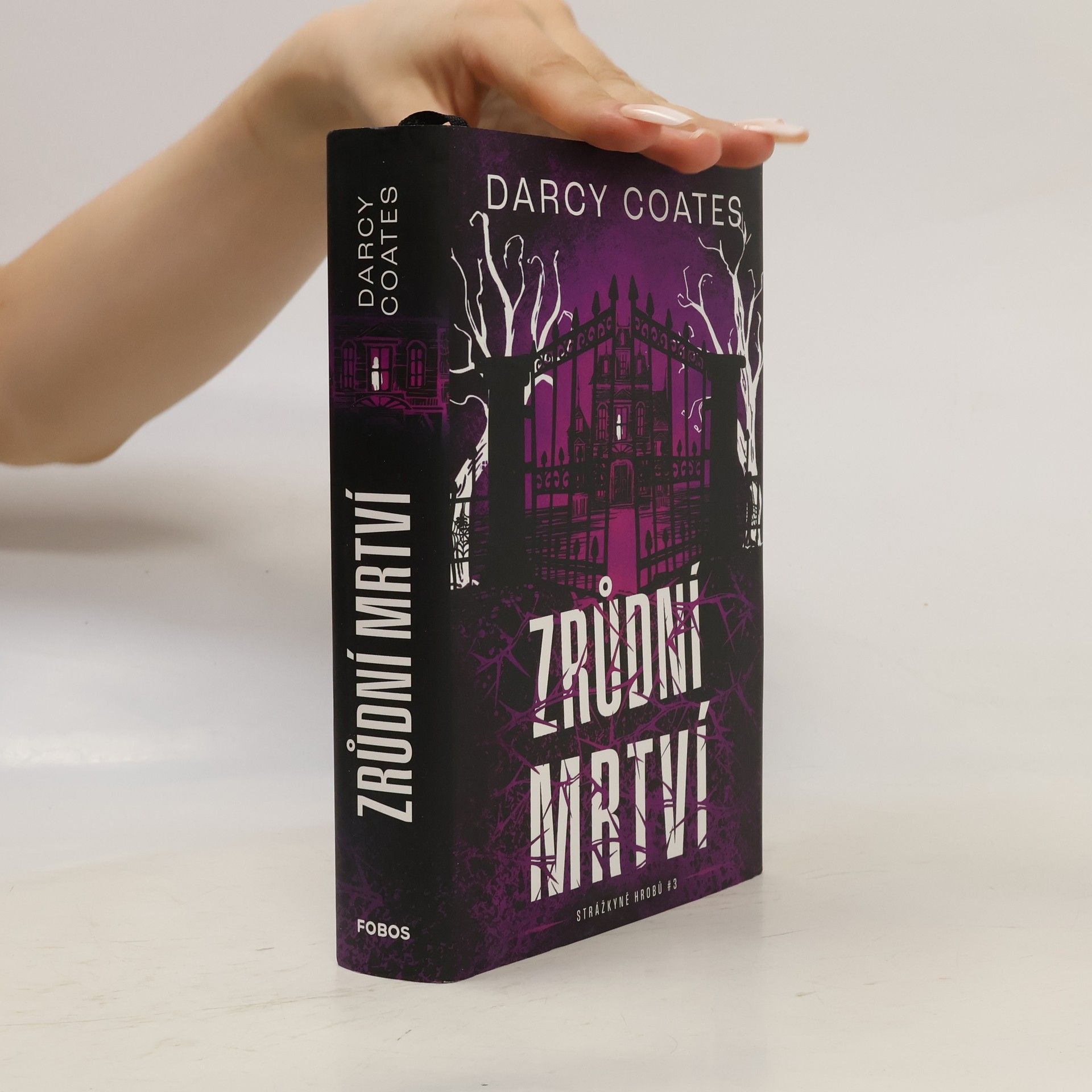 Darcy Coates Zrůdní mrtví