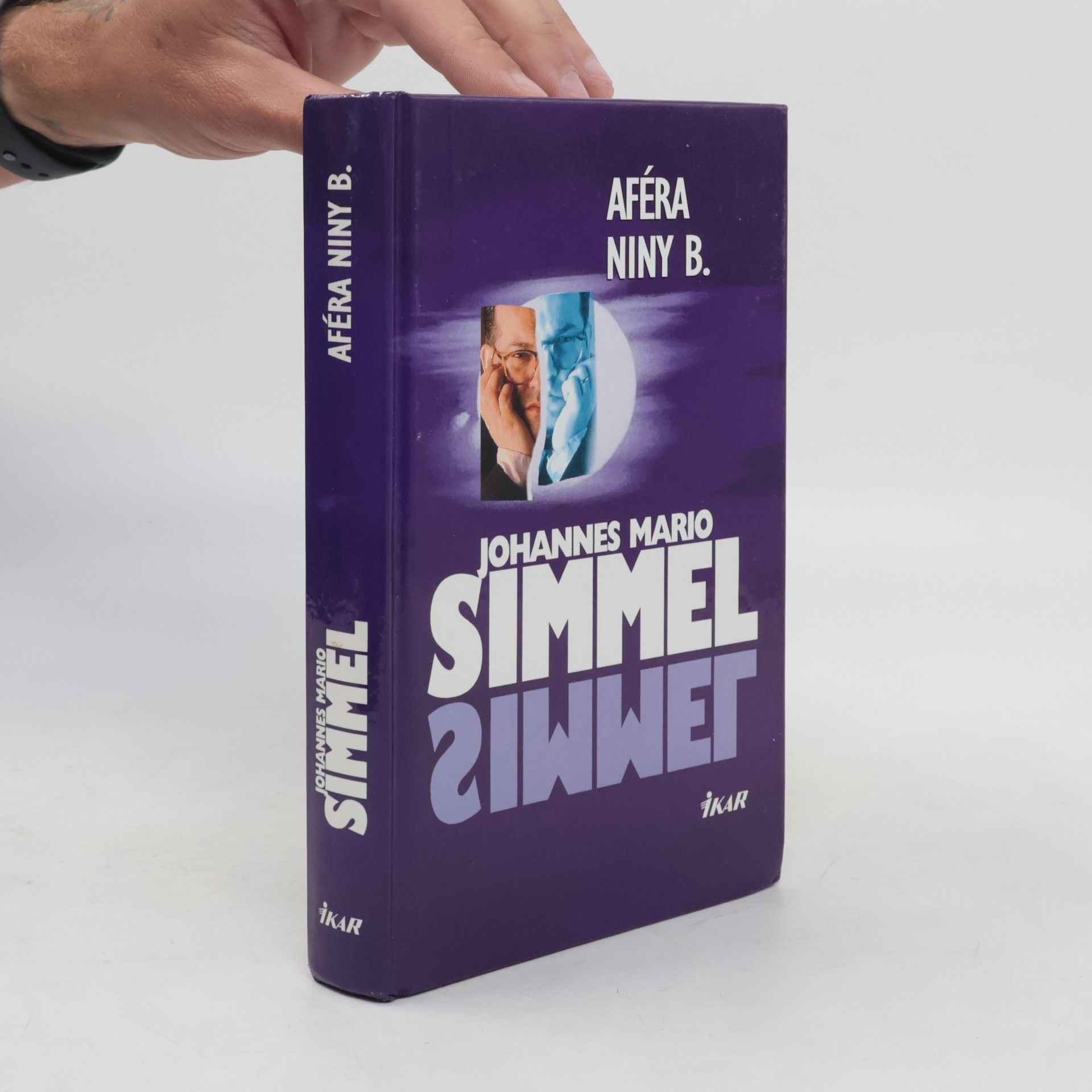 Johannes Mario Simmel Aféra Niny B.