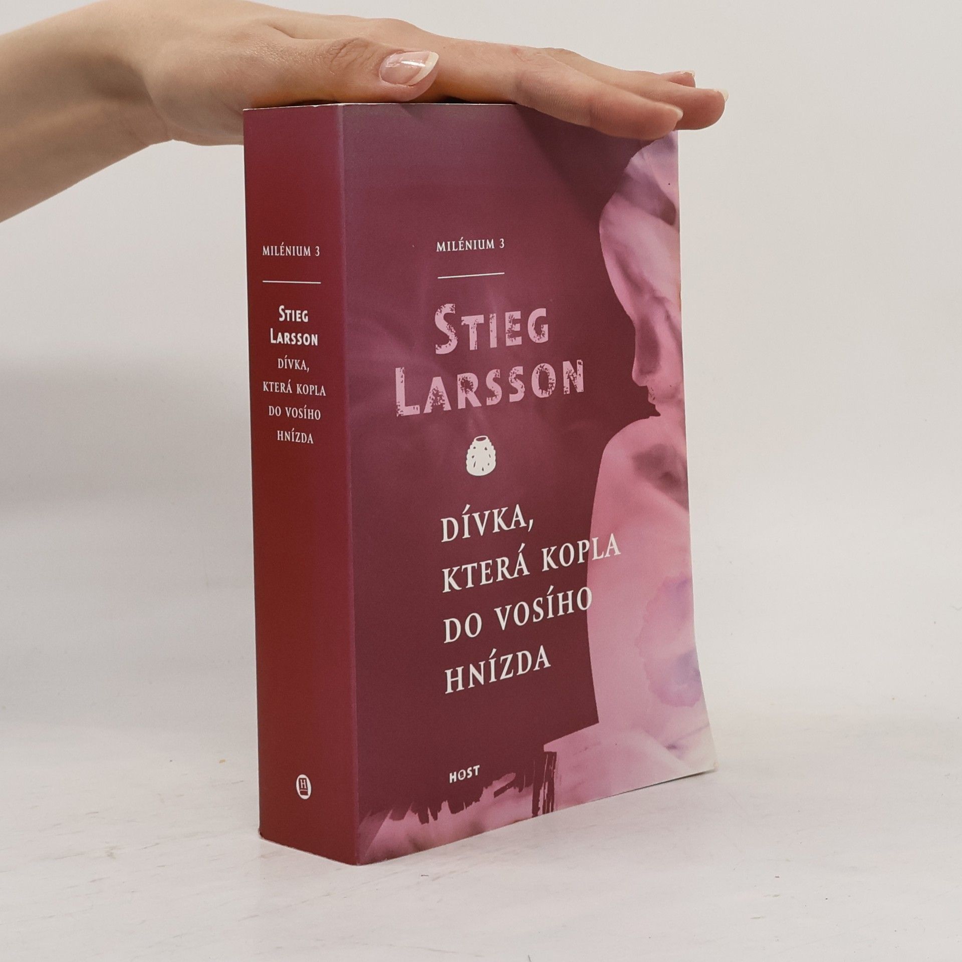 Stieg Larsson Dívka, která kopla do vosího hnízda