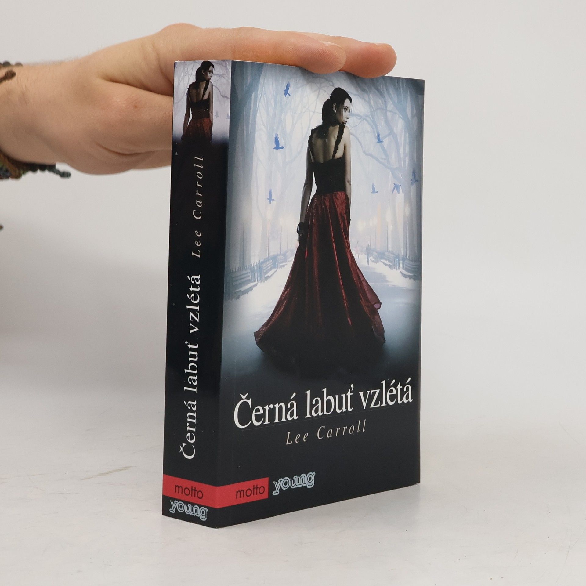 Lee Carroll Černá labuť vzlétá