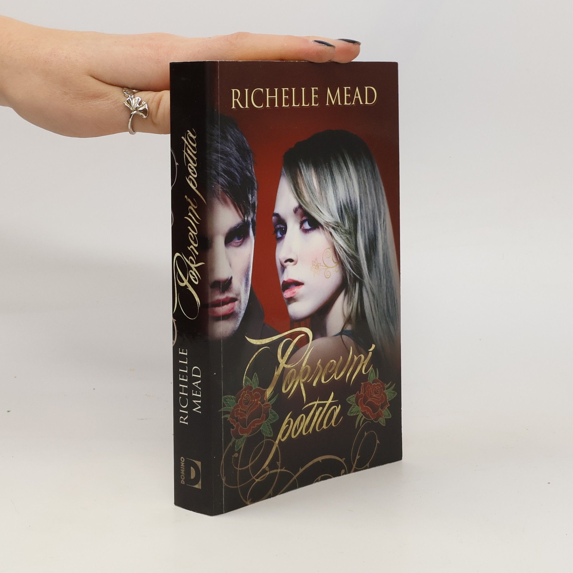 Richelle Mead Pokrevní pouta. 1. díl