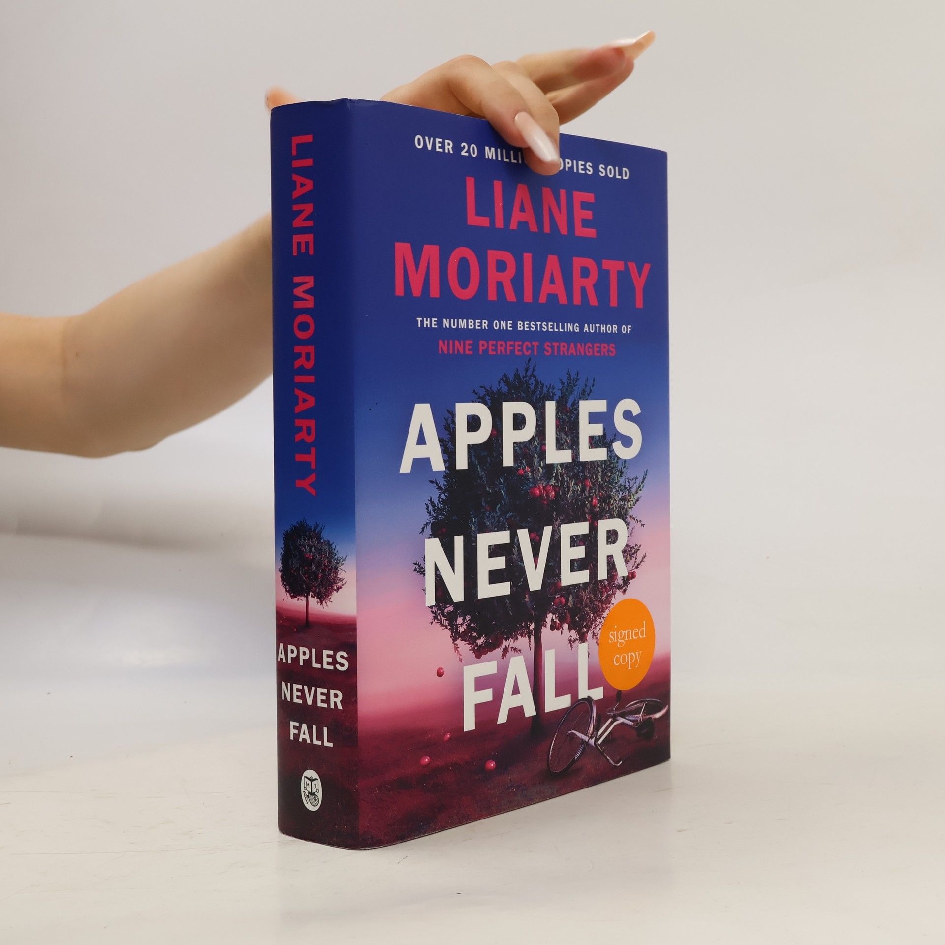 Liane Moriarty Apples never fall
