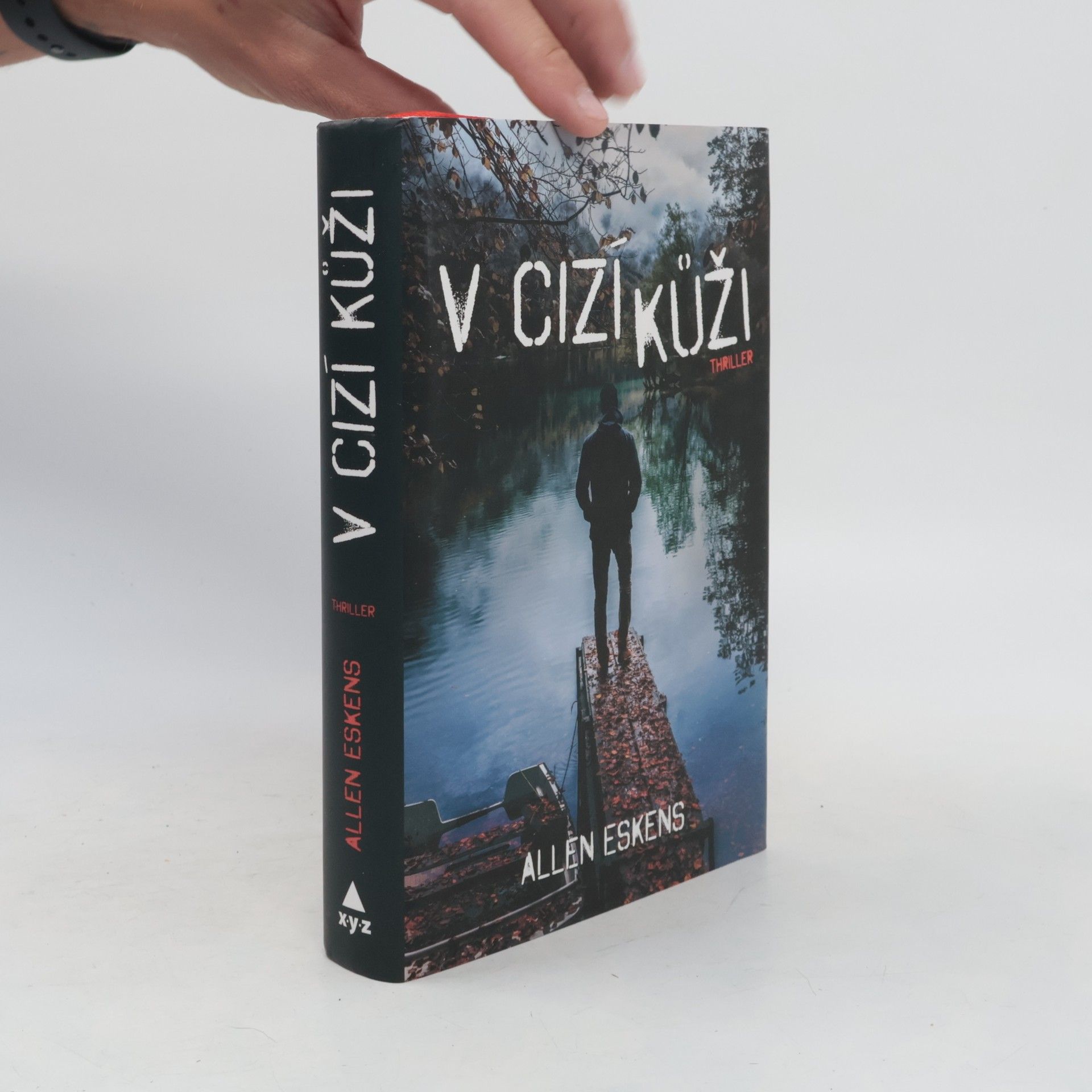 Allen Eskens V cizí kůži