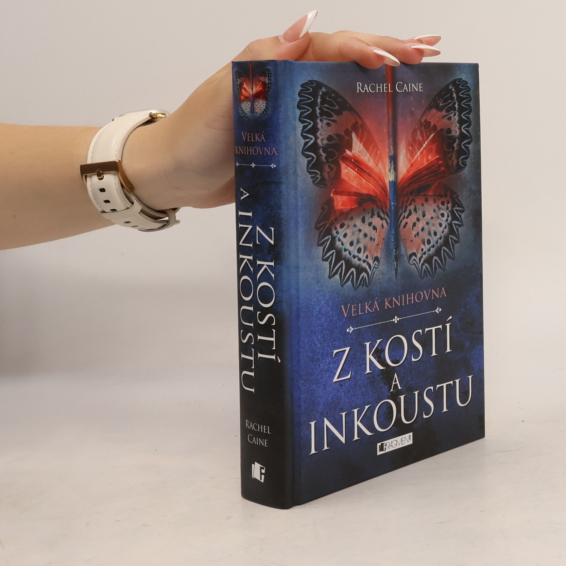 Rachel Caine Velká knihovna. Z kostí a inkoustu