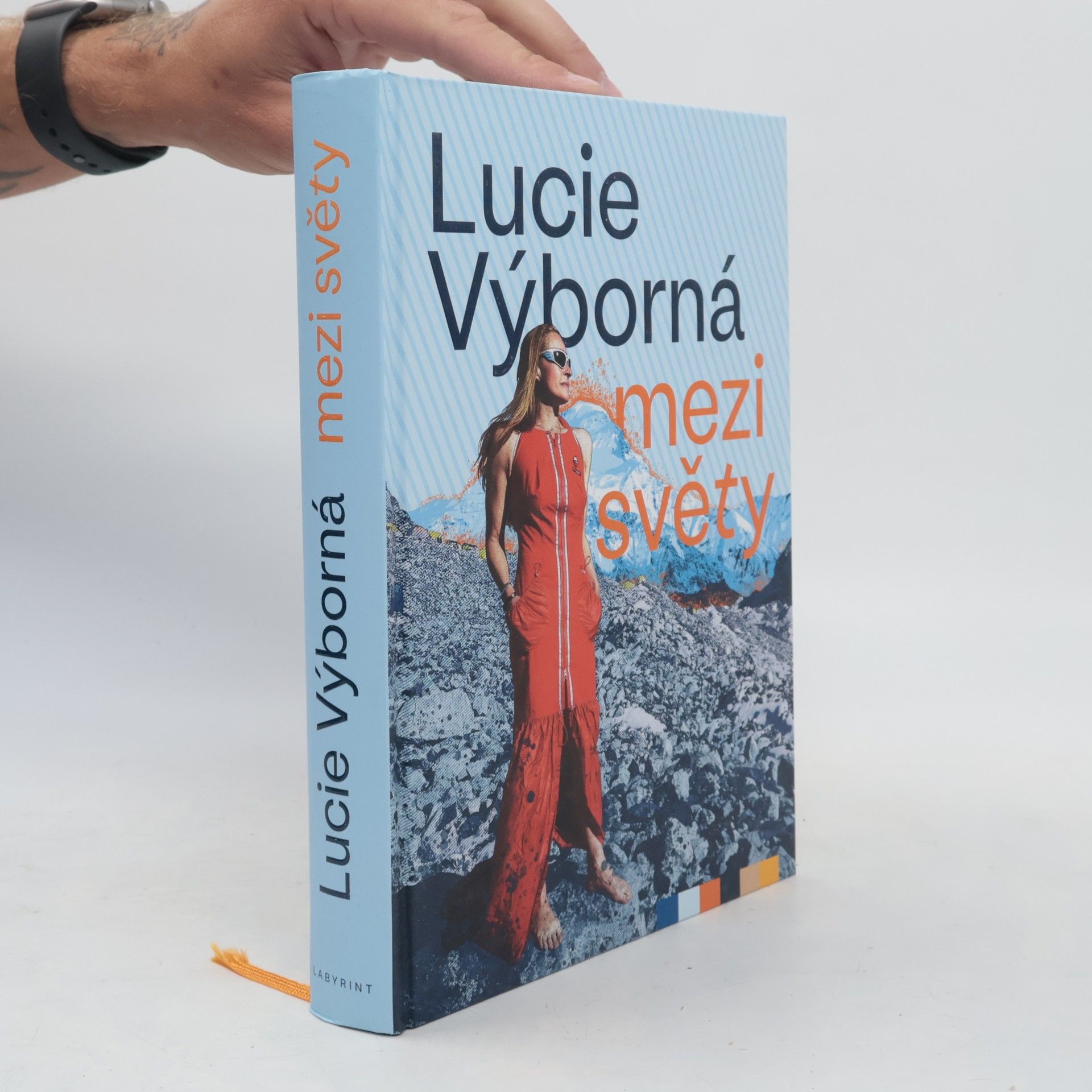 Lucie Výborná Mezi světy