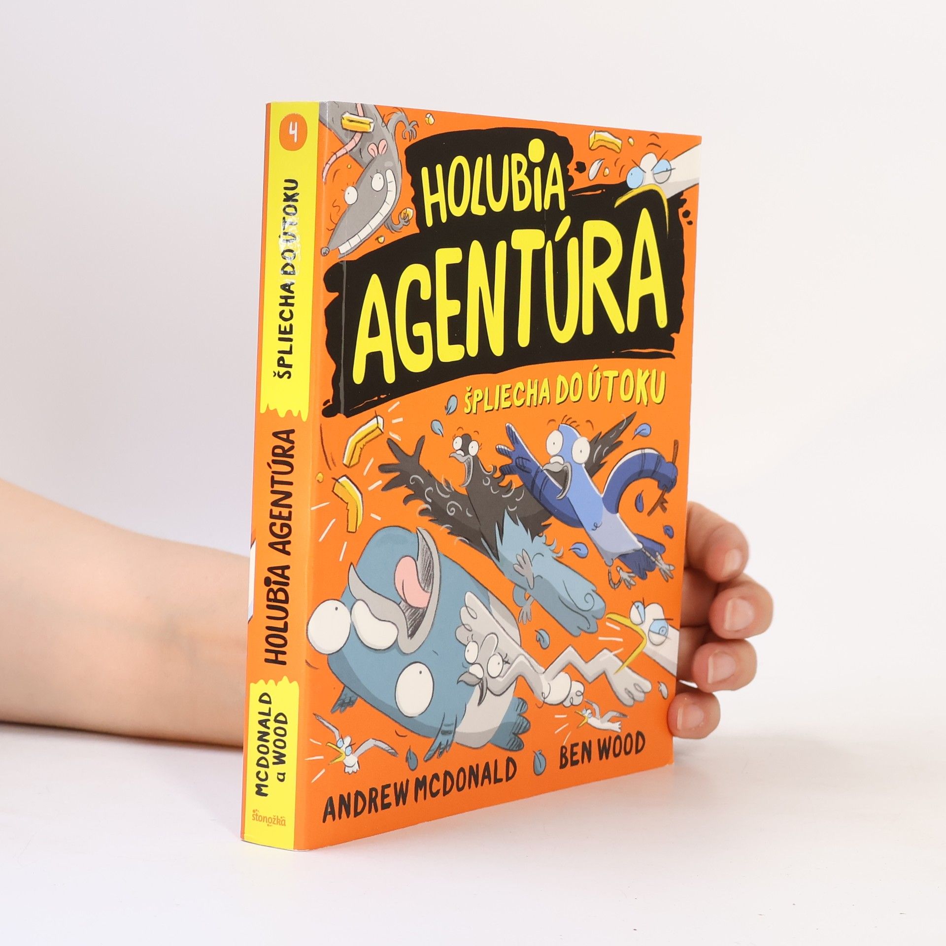 Andrew McDonald Holubia agentúra špliecha do útoku