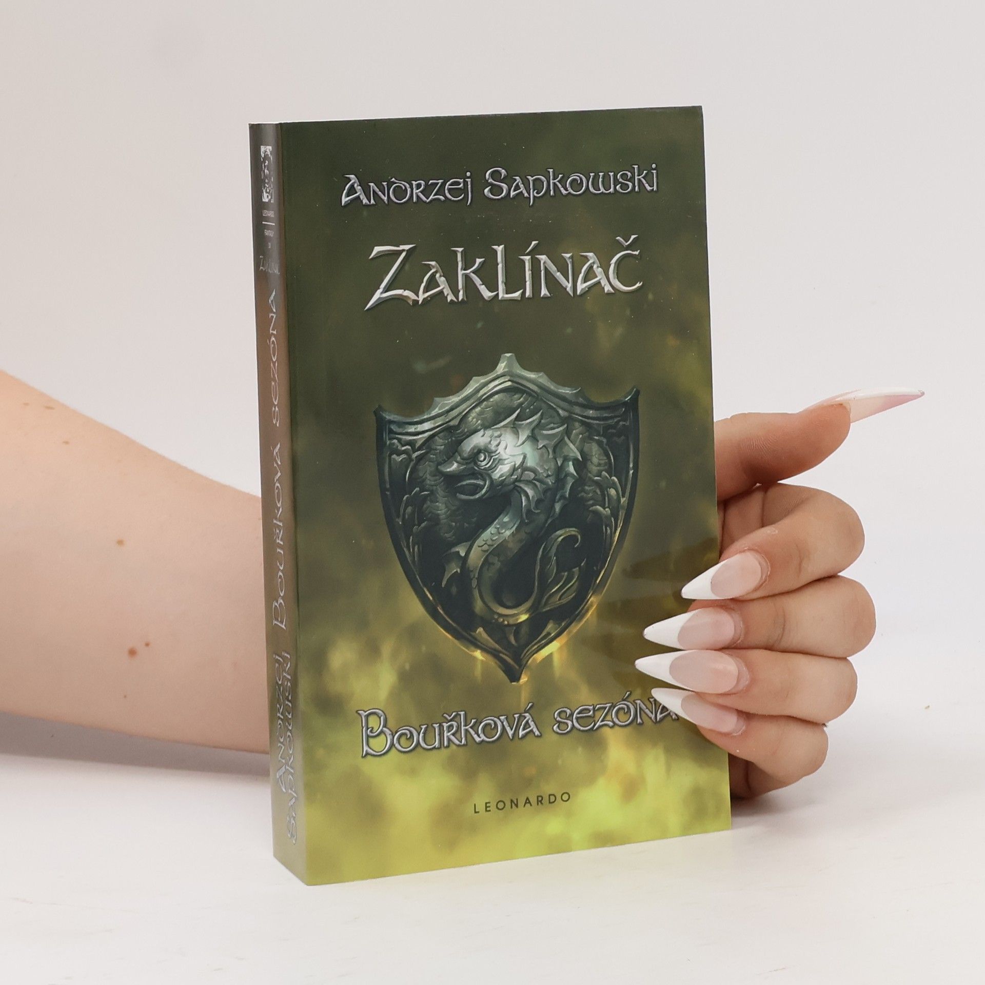 Andrzej Sapkowski Zaklínač. Bouřková sezóna