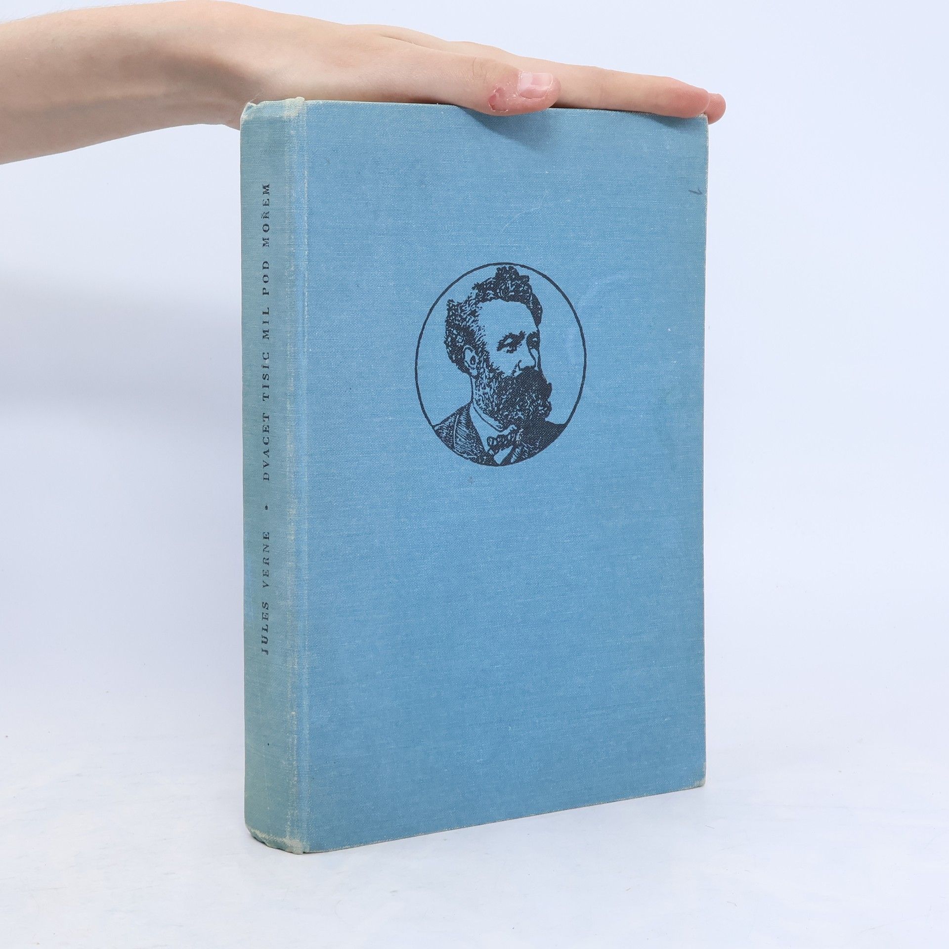 Jules Verne Dvacet tisíc mil pod mořem