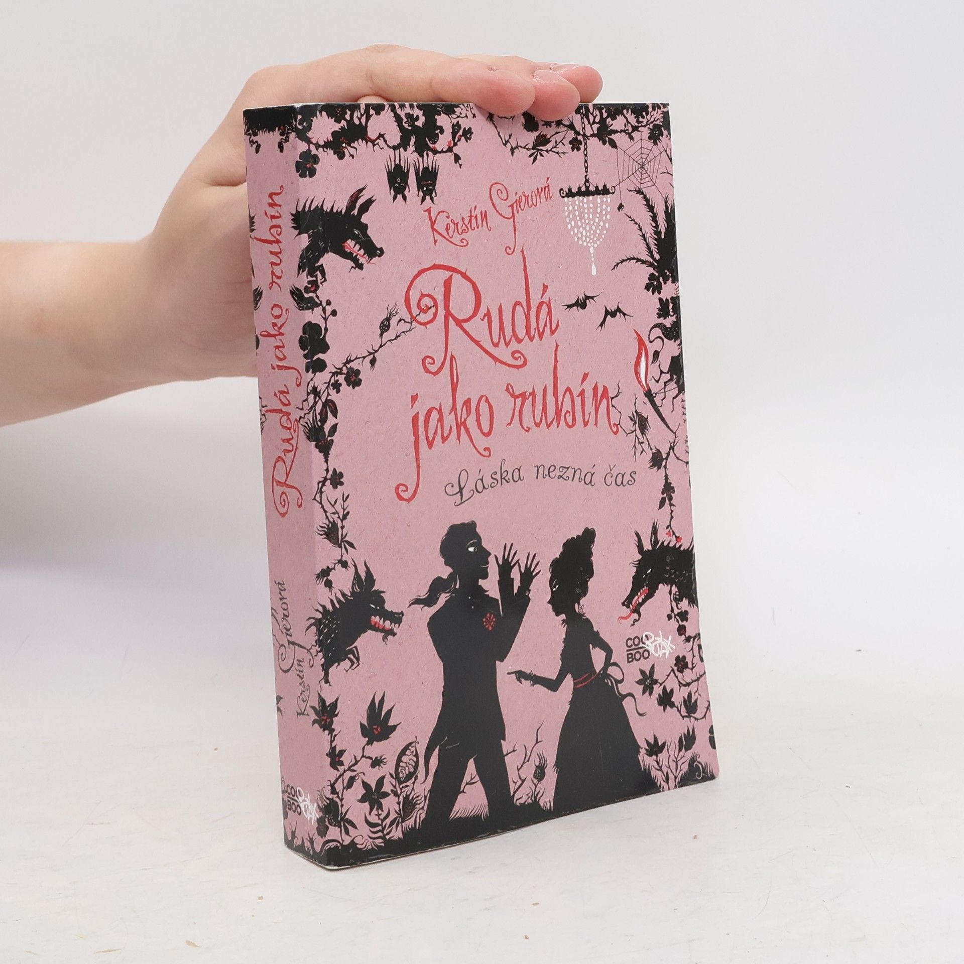 Kerstin Gier Rudá jako rubín : láska nezná čas