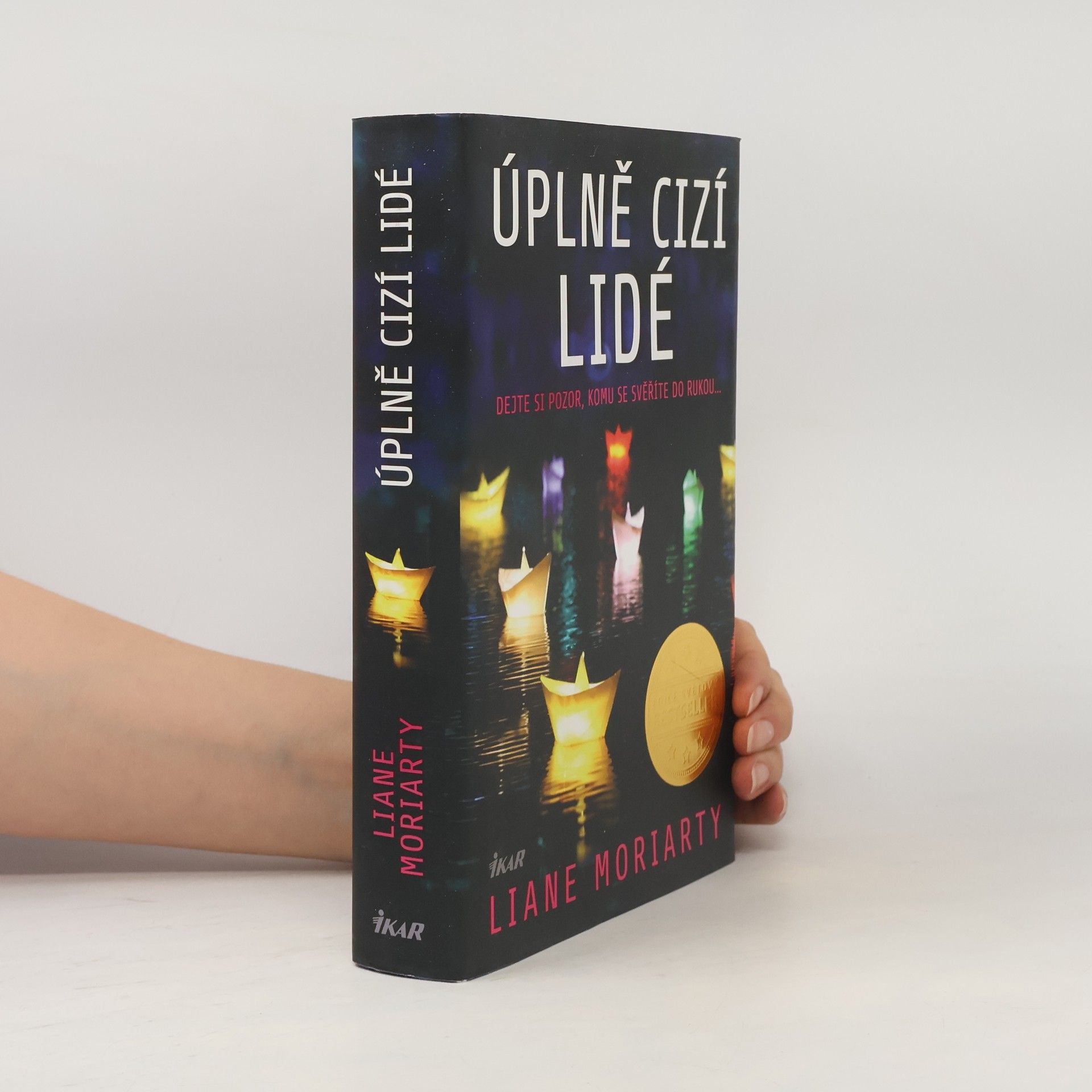 Úplně cizí lidé