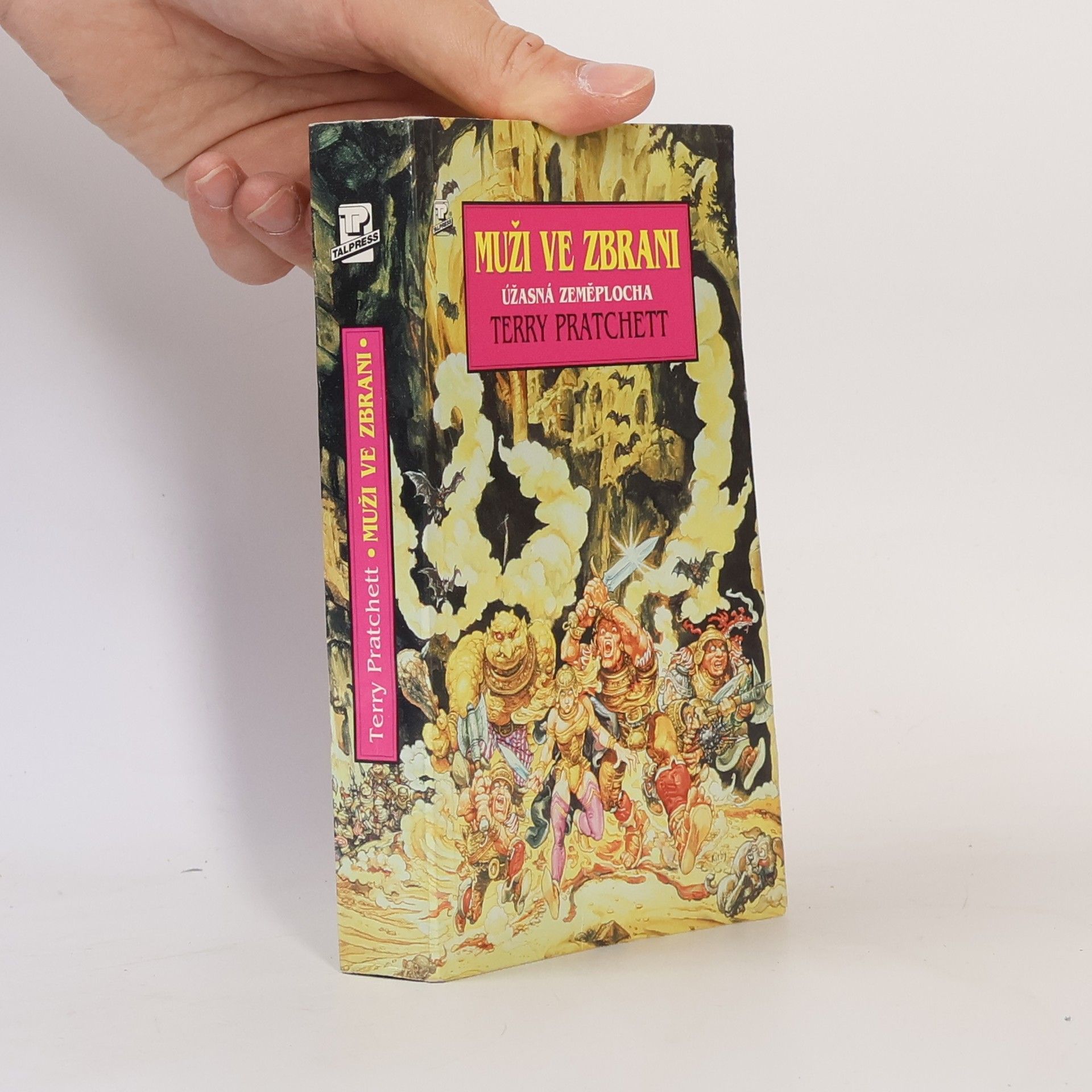Terry Pratchett Muži ve zbrani