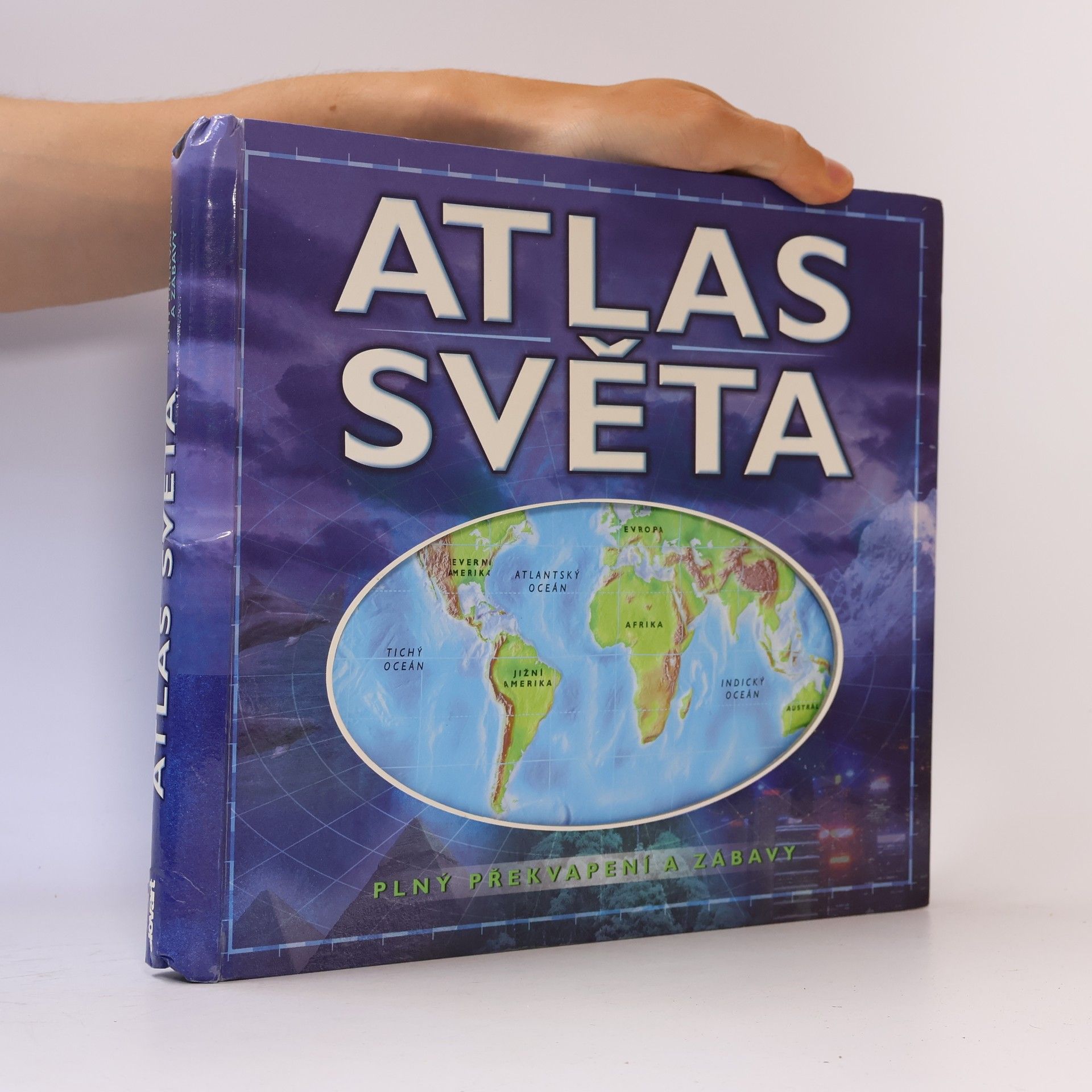 Elain Jackson Atlas světa. Plný překvapení a zábavy