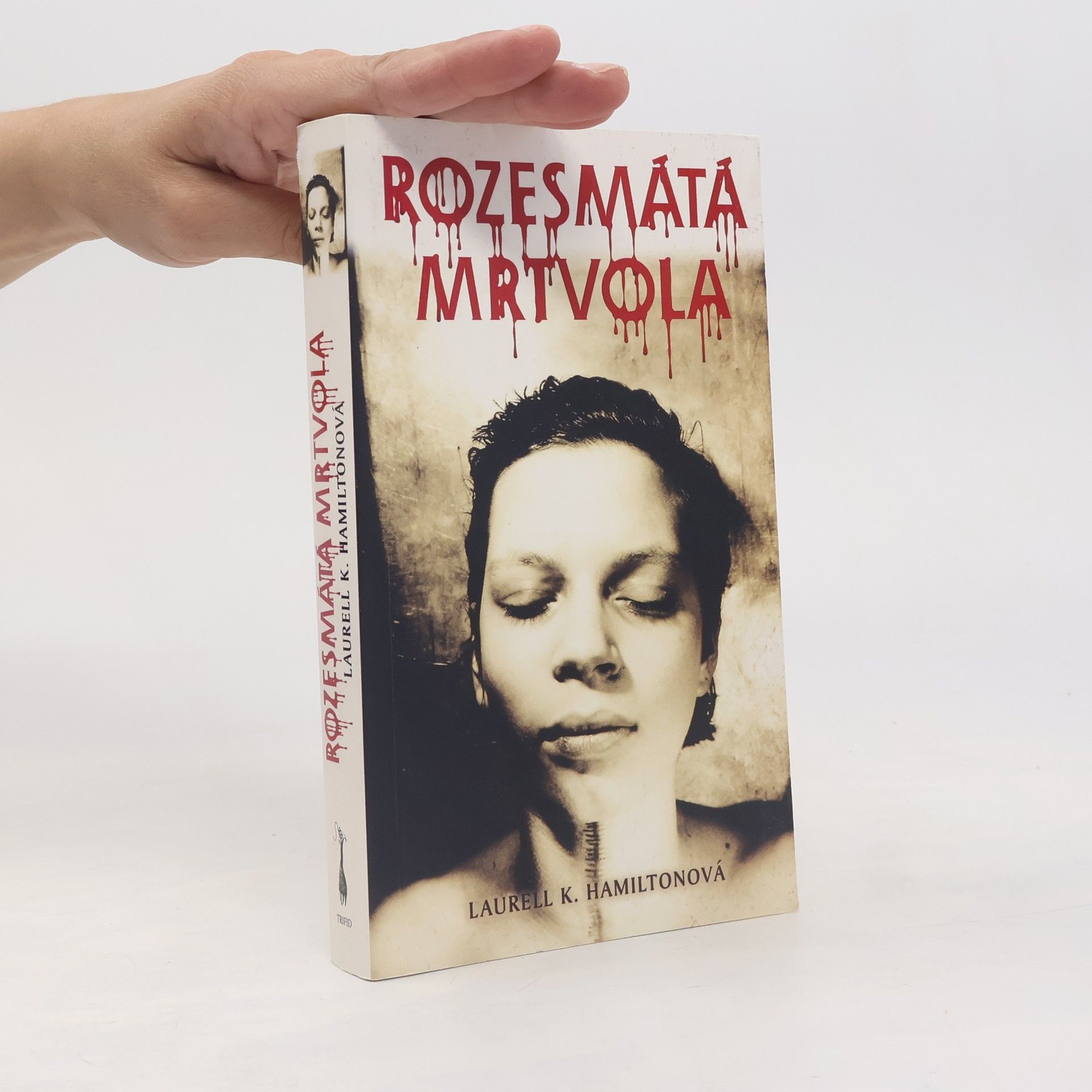 Laurell K. Hamilton Rozesmátá mrtvola