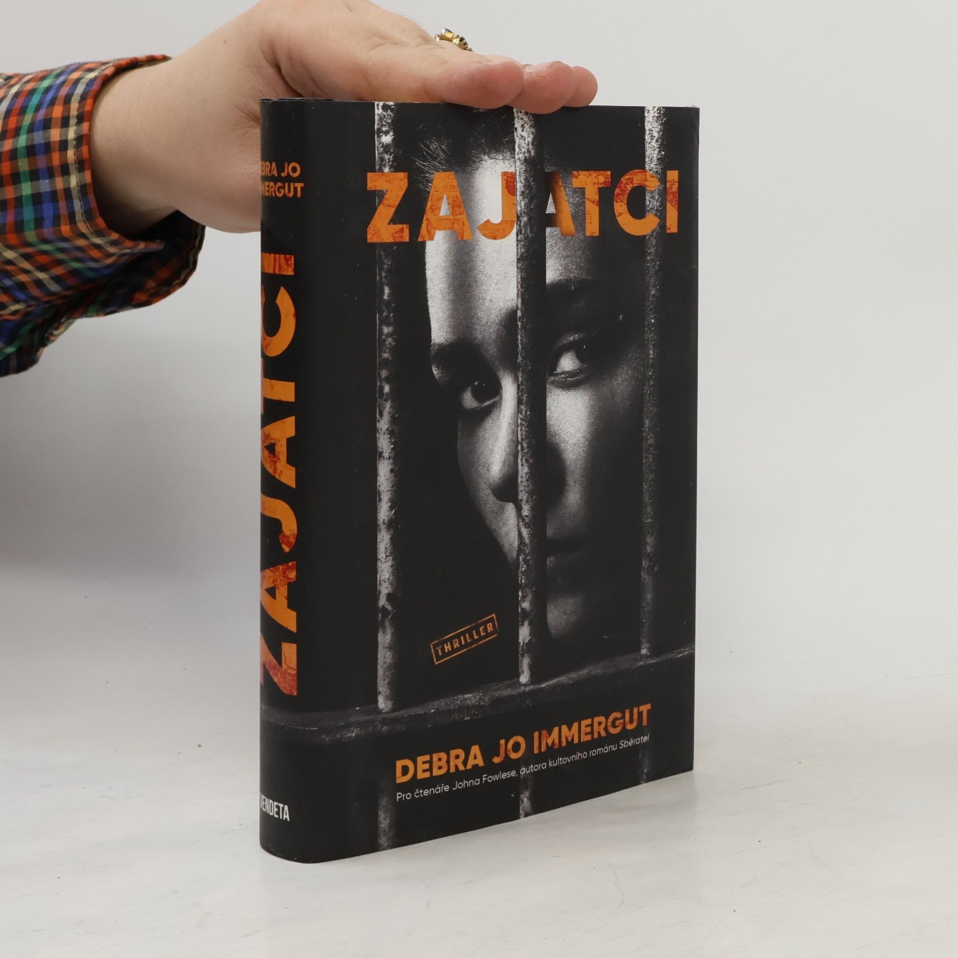 Debra Jo Immergut Zajatci