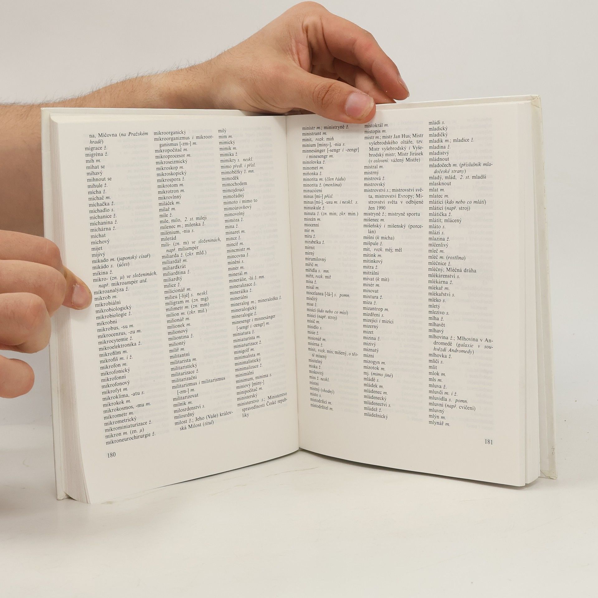 Various authors Akademická pravidla českého pravopisu