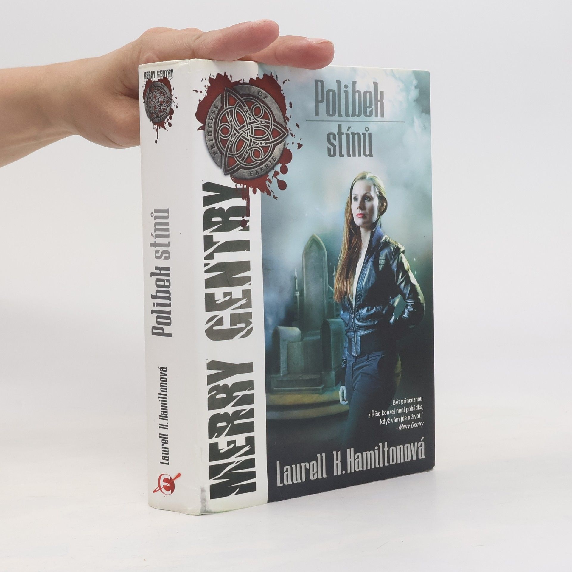 Laurell K. Hamilton Polibek stínů