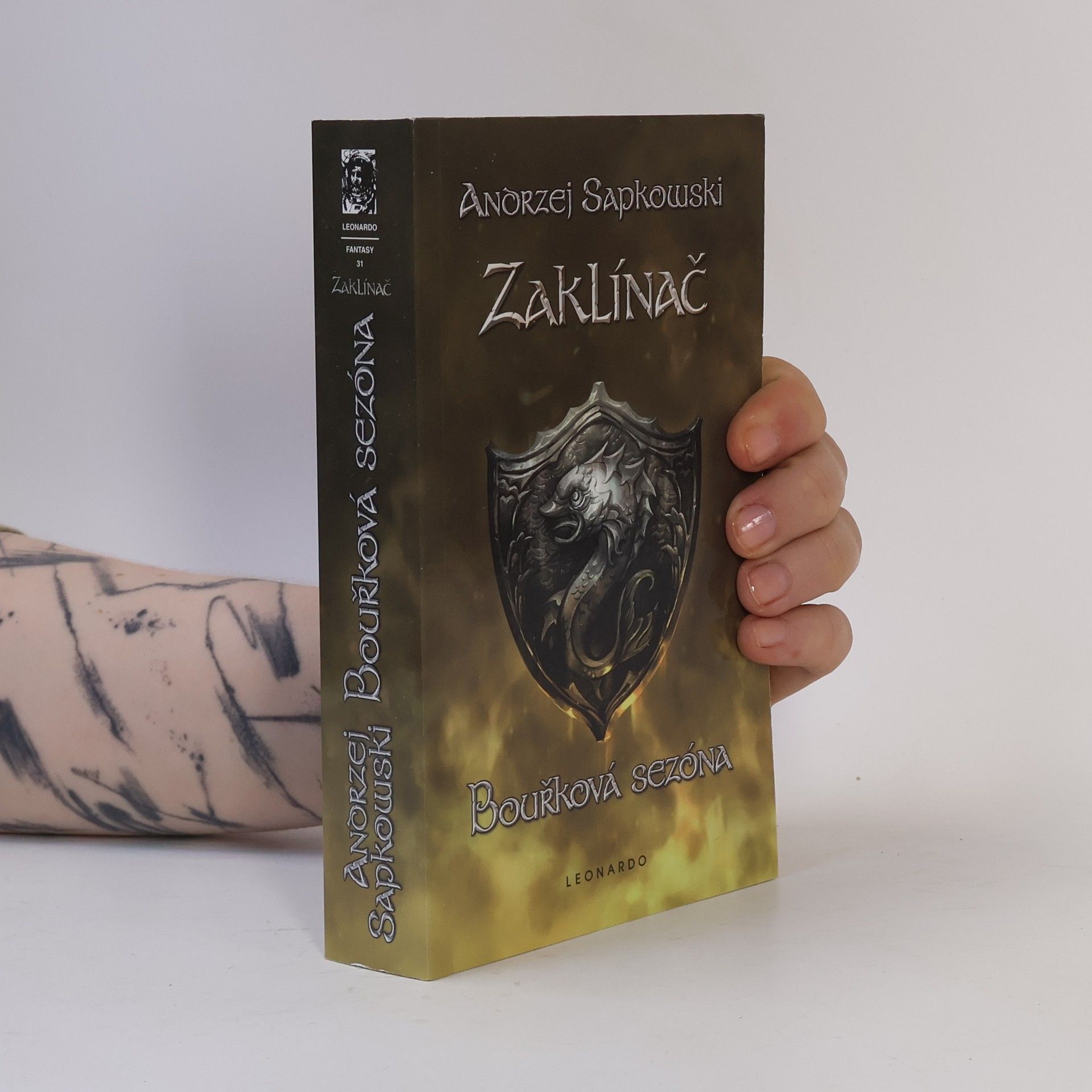 Andrzej Sapkowski Zaklínač. Bouřková sezóna