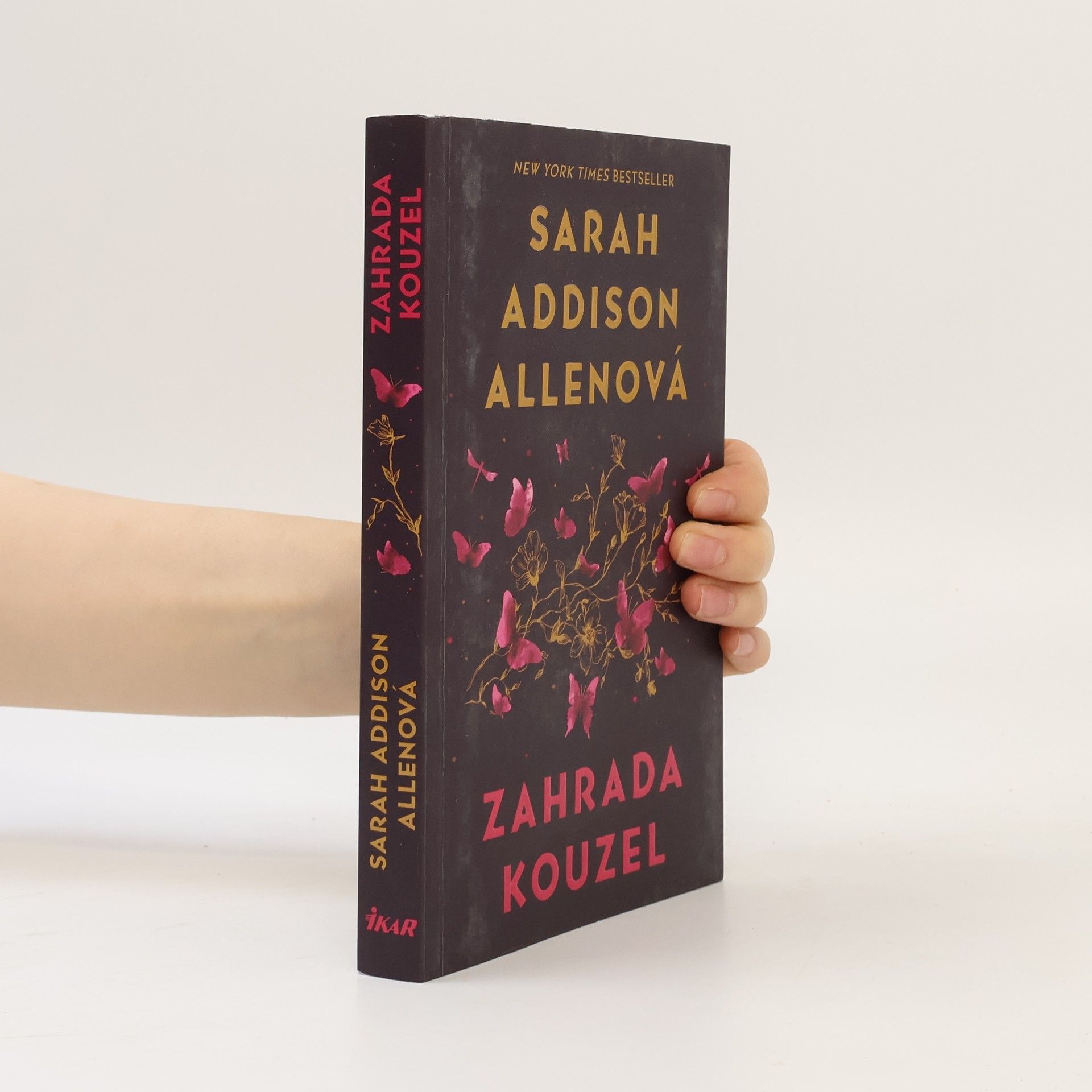 Sarah Addison Allen Zahrada kouzel