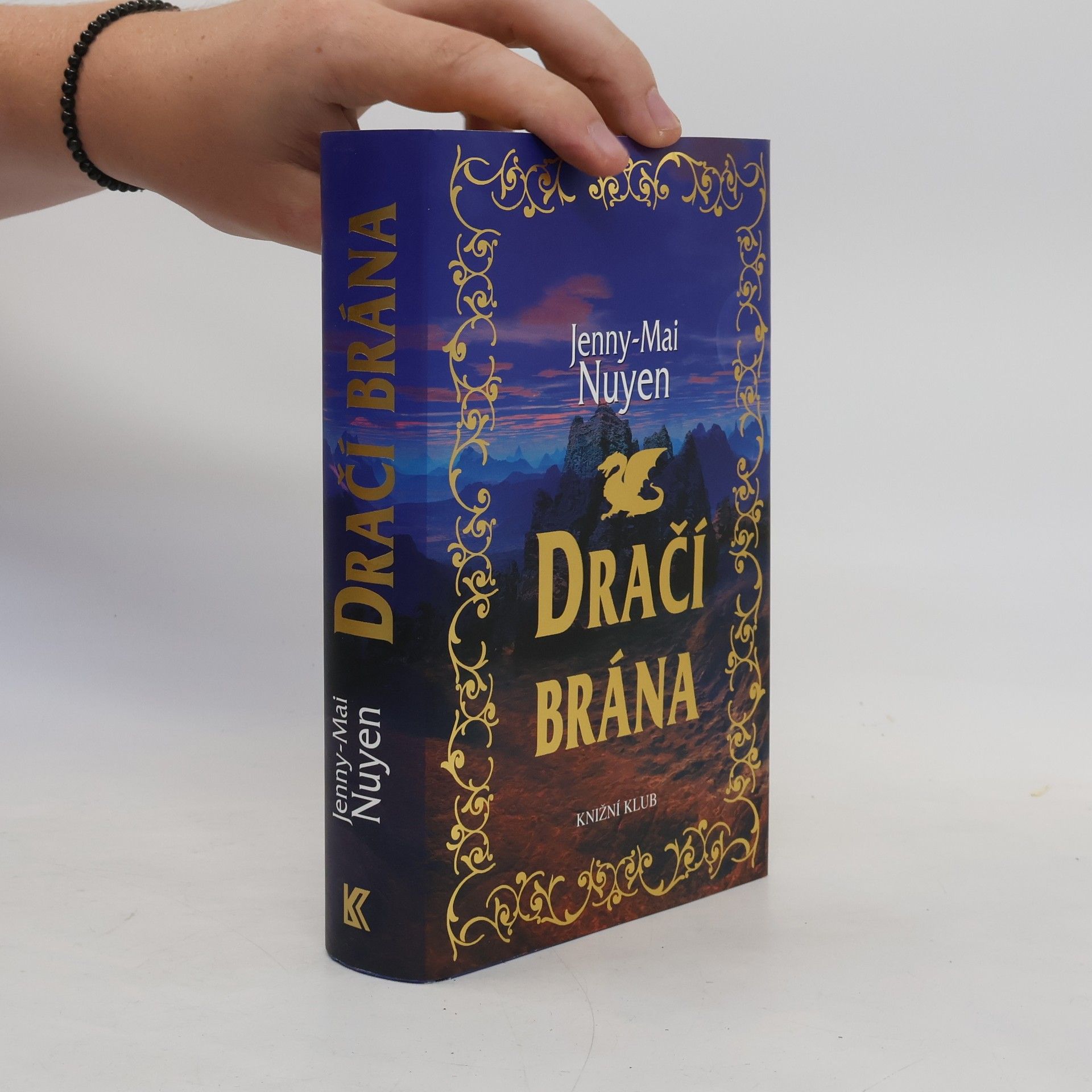 Jenny-Mai Nuyen Dračí brána