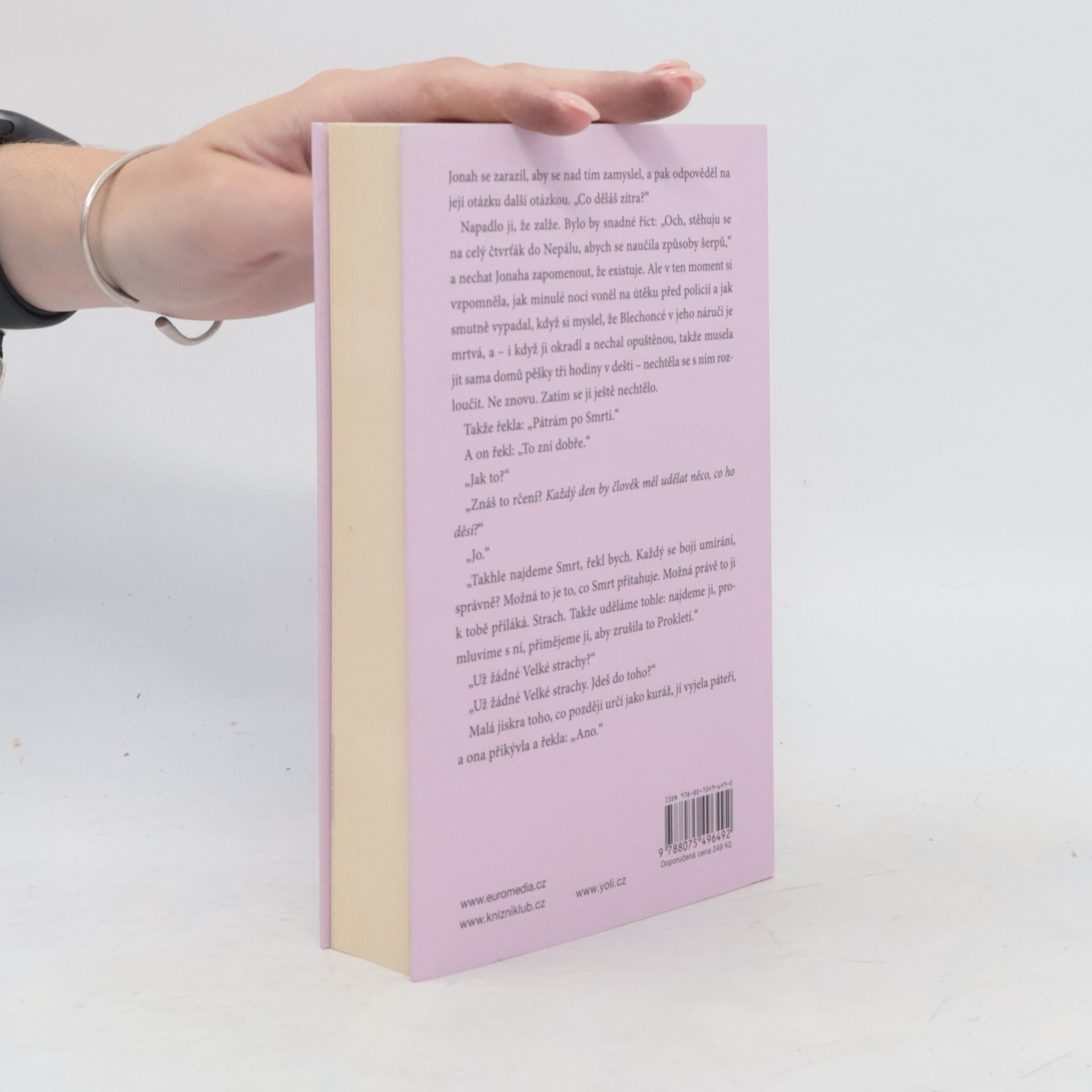 Krystal Sutherland Skoro úplný seznam těch nejhorších nočních můr
