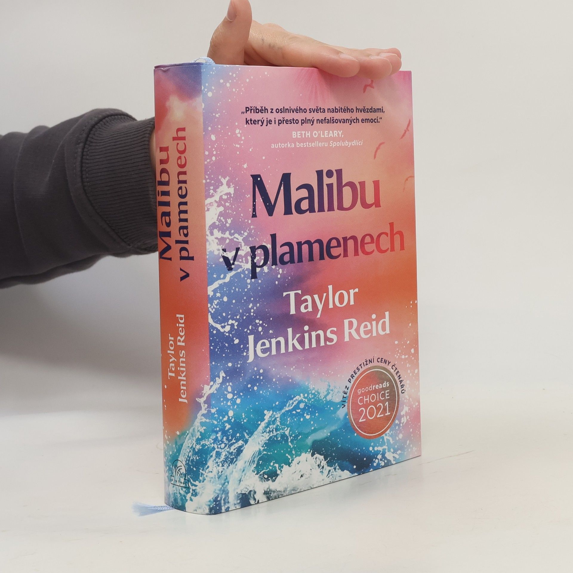 Taylor Jenkins Reid Malibu v plamenech