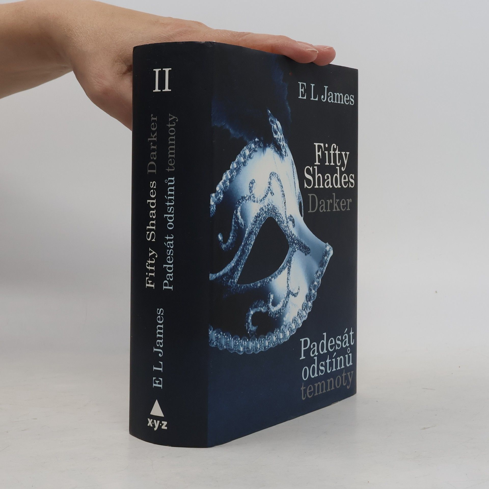 E. L. James Padesát odstínů temnoty