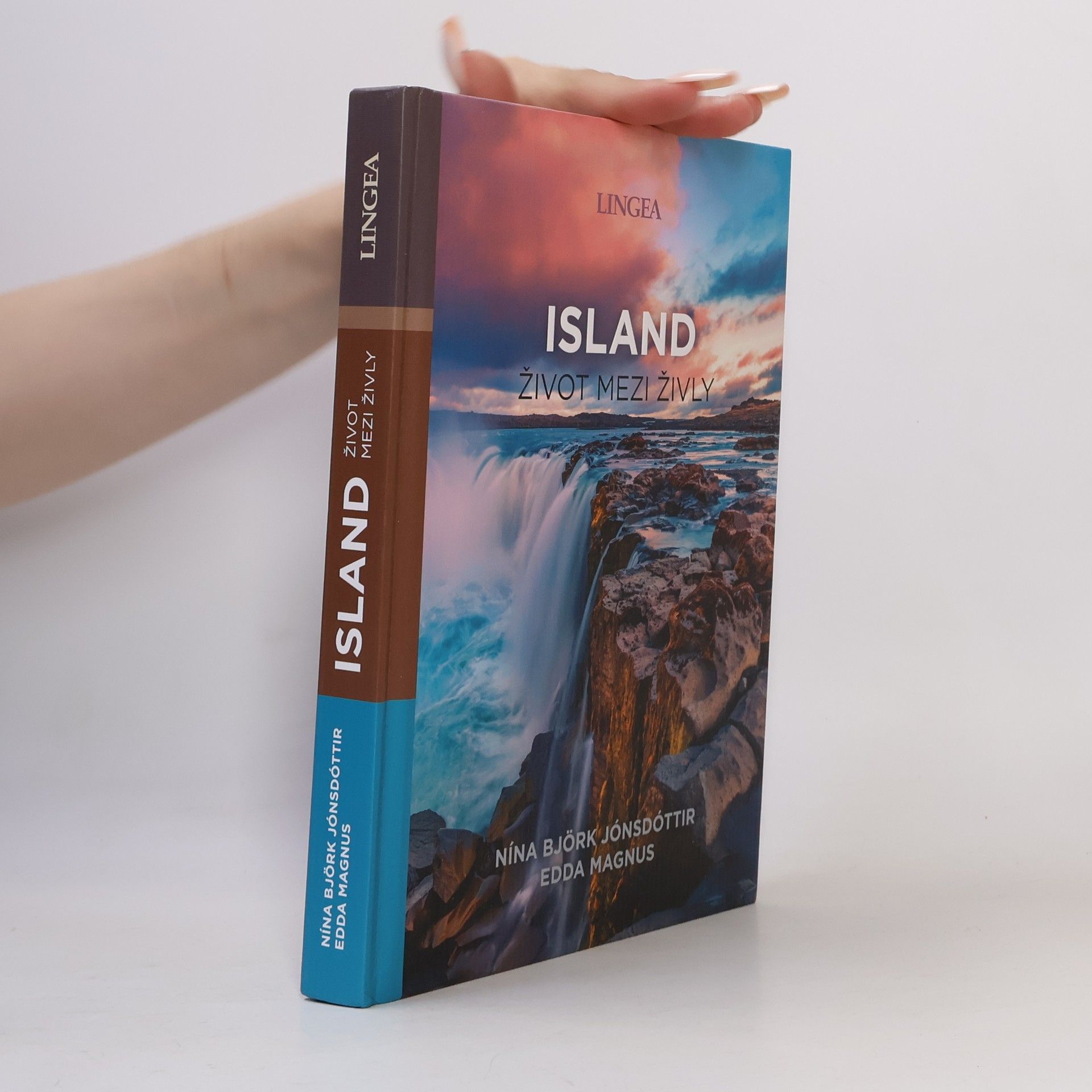Edda Magnus Island : život mezi živly