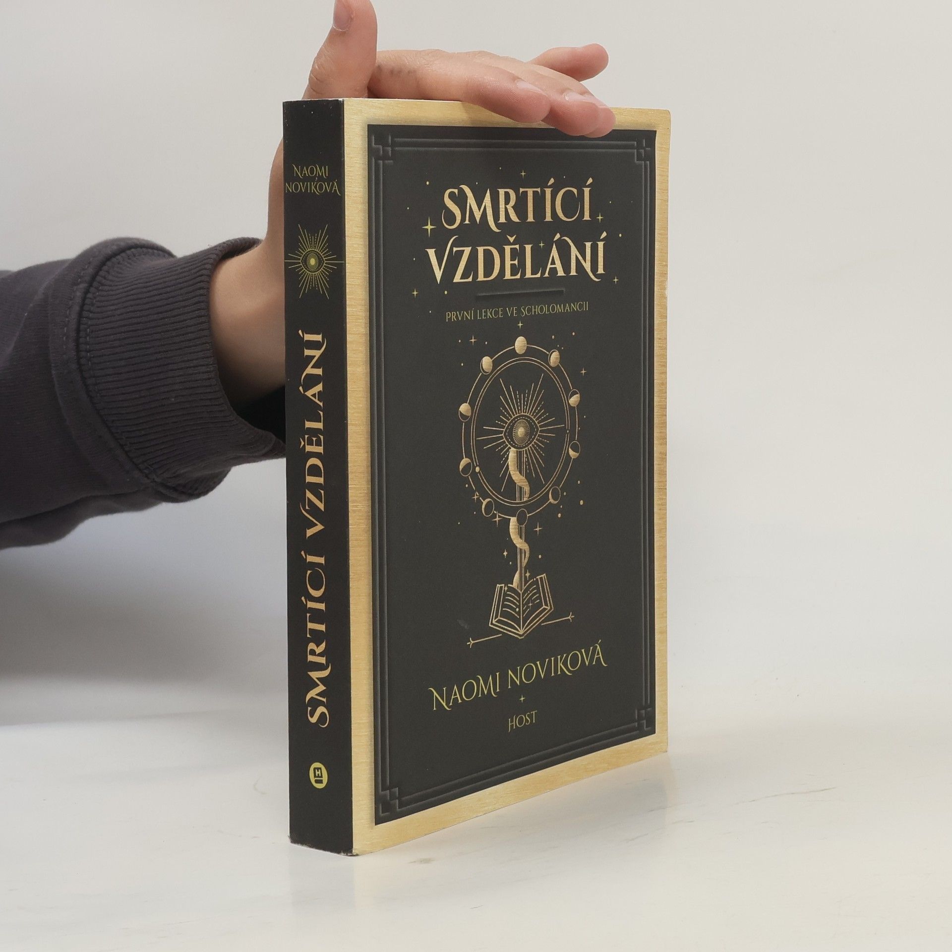 Naomi Novik Smrtící vzdělání. První lekce ve Scholomancii