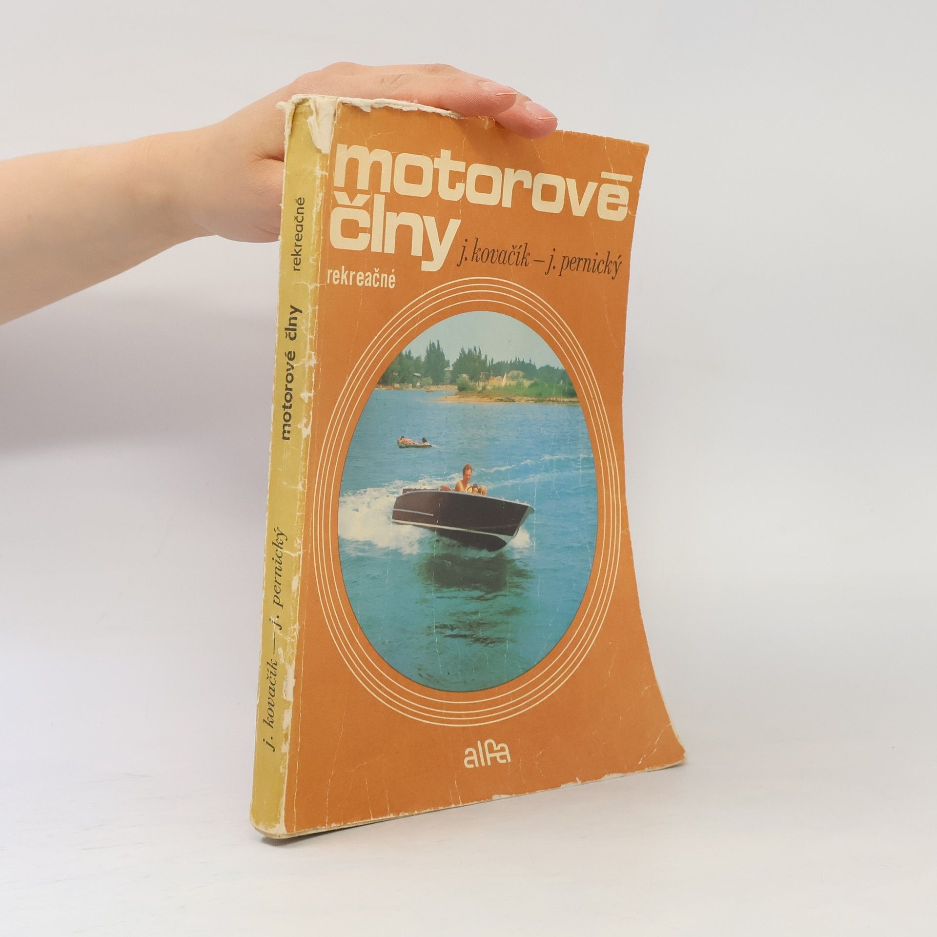 Motorové člny - rekreačné