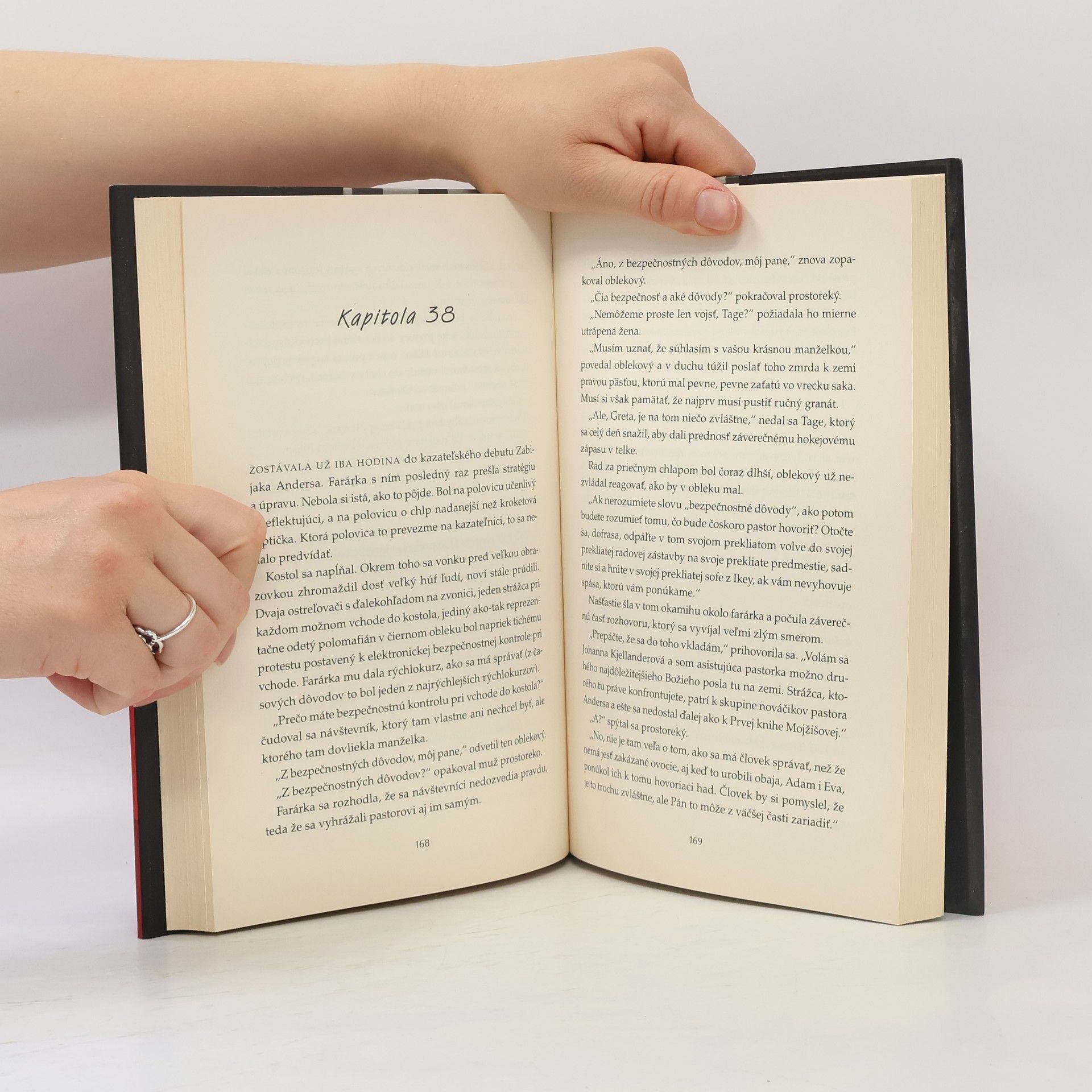 Jonas Jonasson Zabijak Anders a jeho priatelia