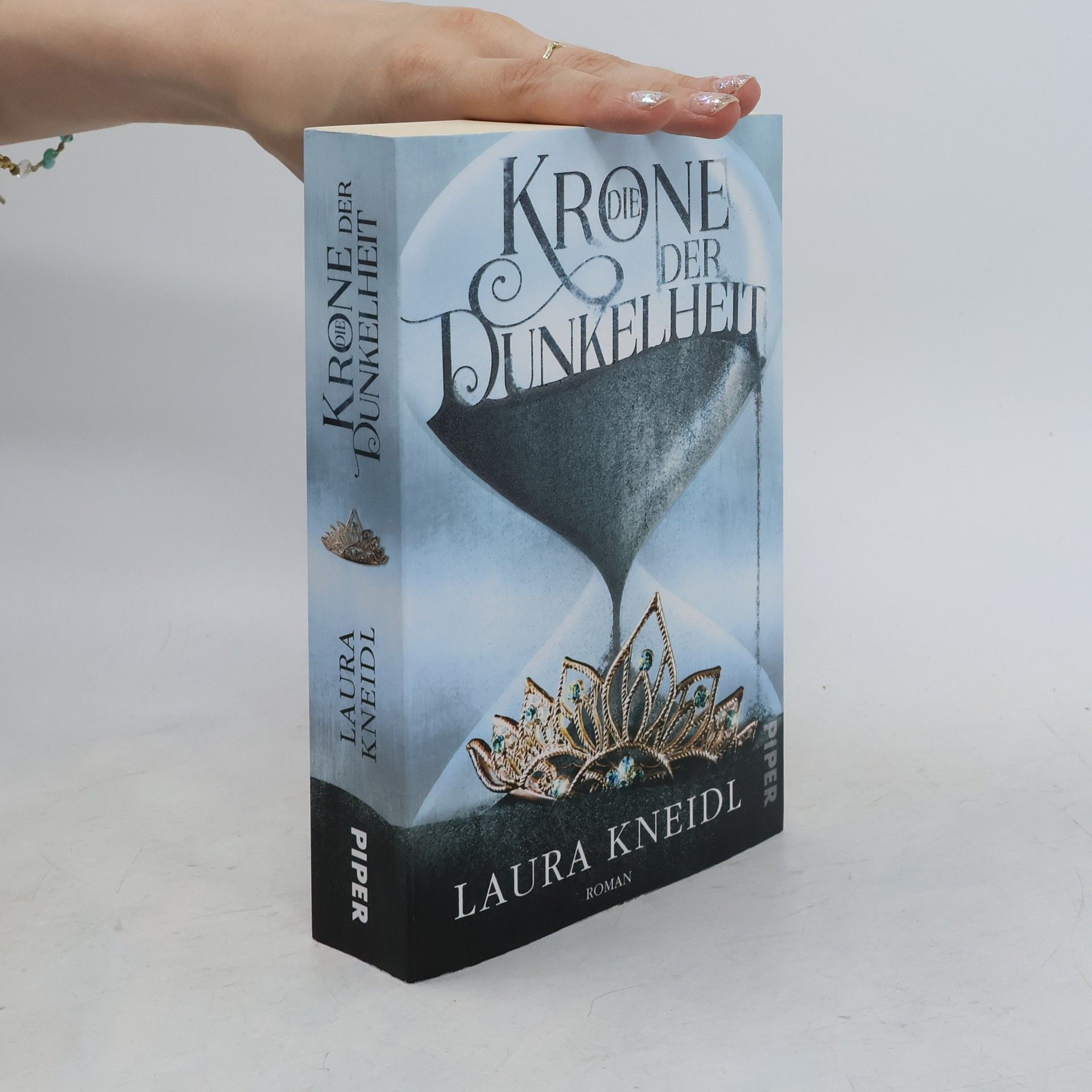 Laura Kneidl Die Krone der Dunkelheit