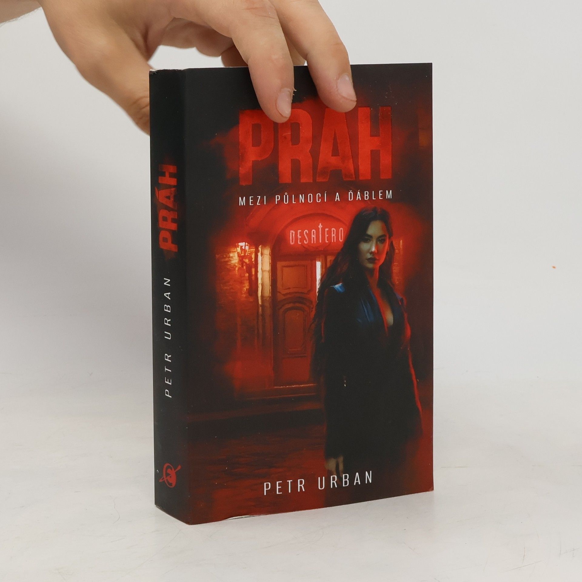 Petr Urban Práh. Mezi půlnocí a ďáblem