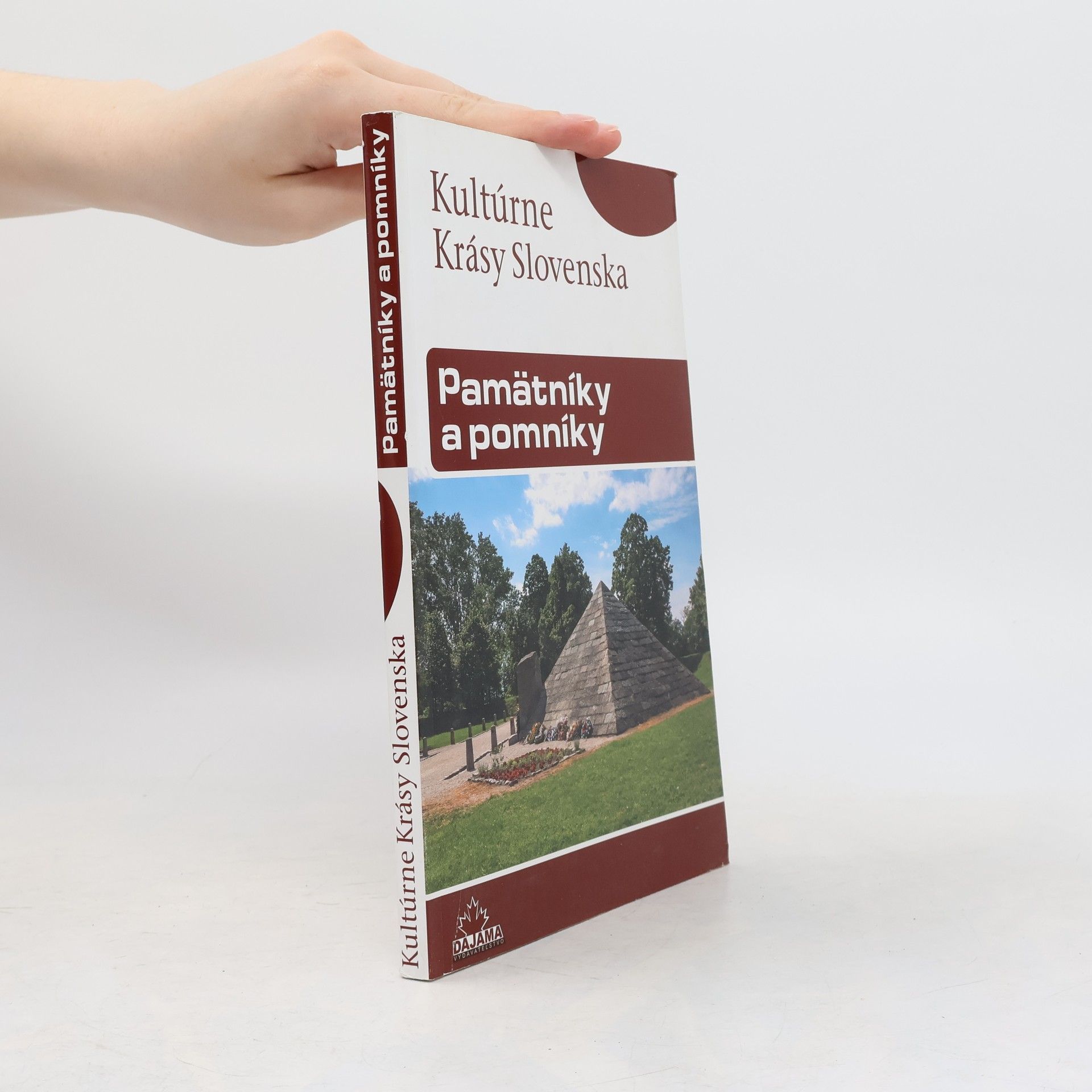 Pamätníky a pomníky