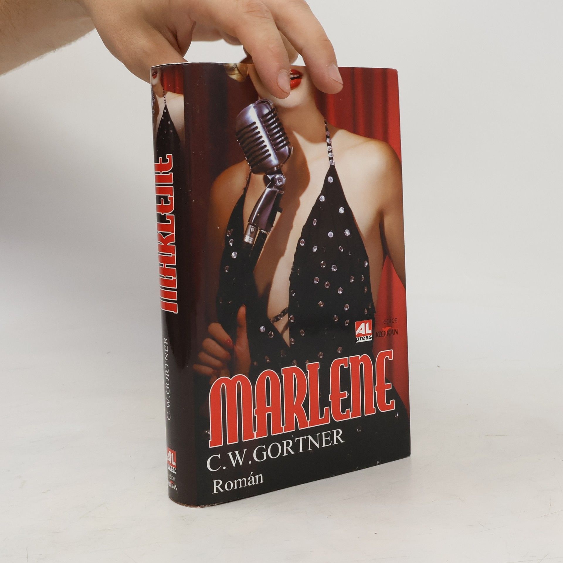 C. W. Gortner Marlene : román