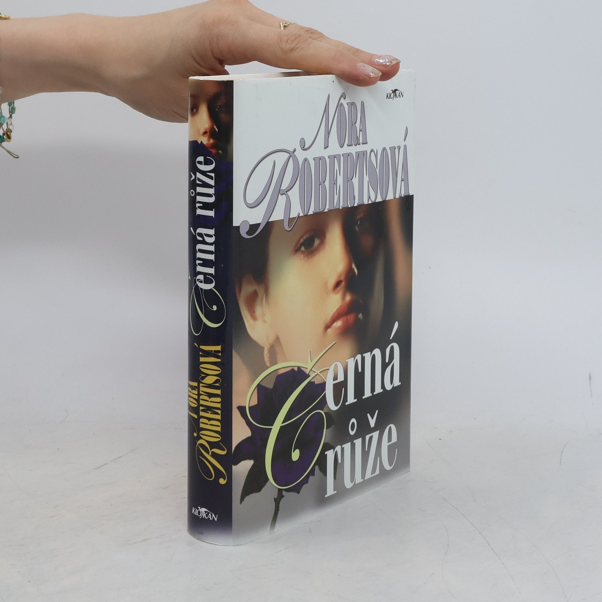 Nora Roberts Černá růže