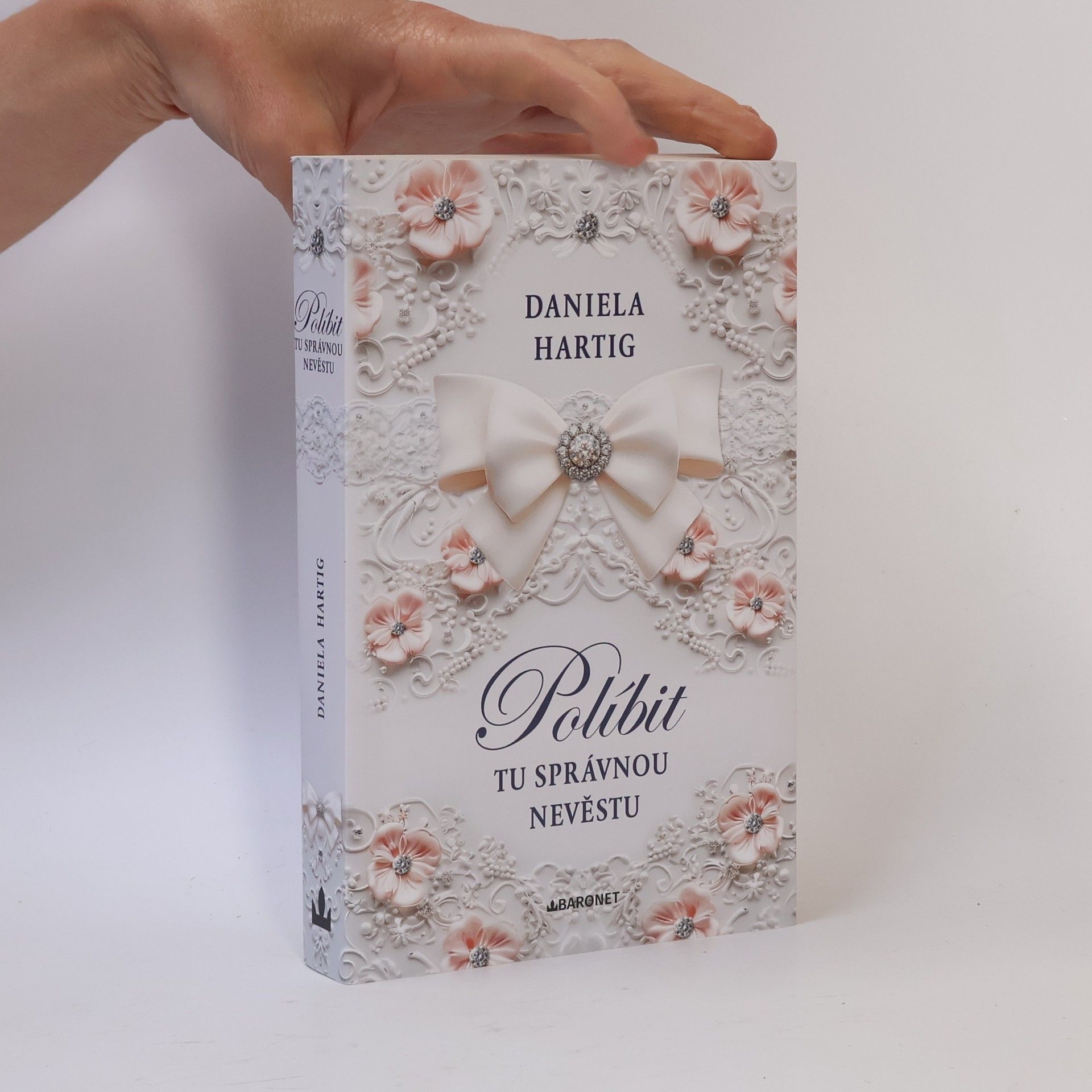 Daniela Hartig Políbit tu správnou nevěstu