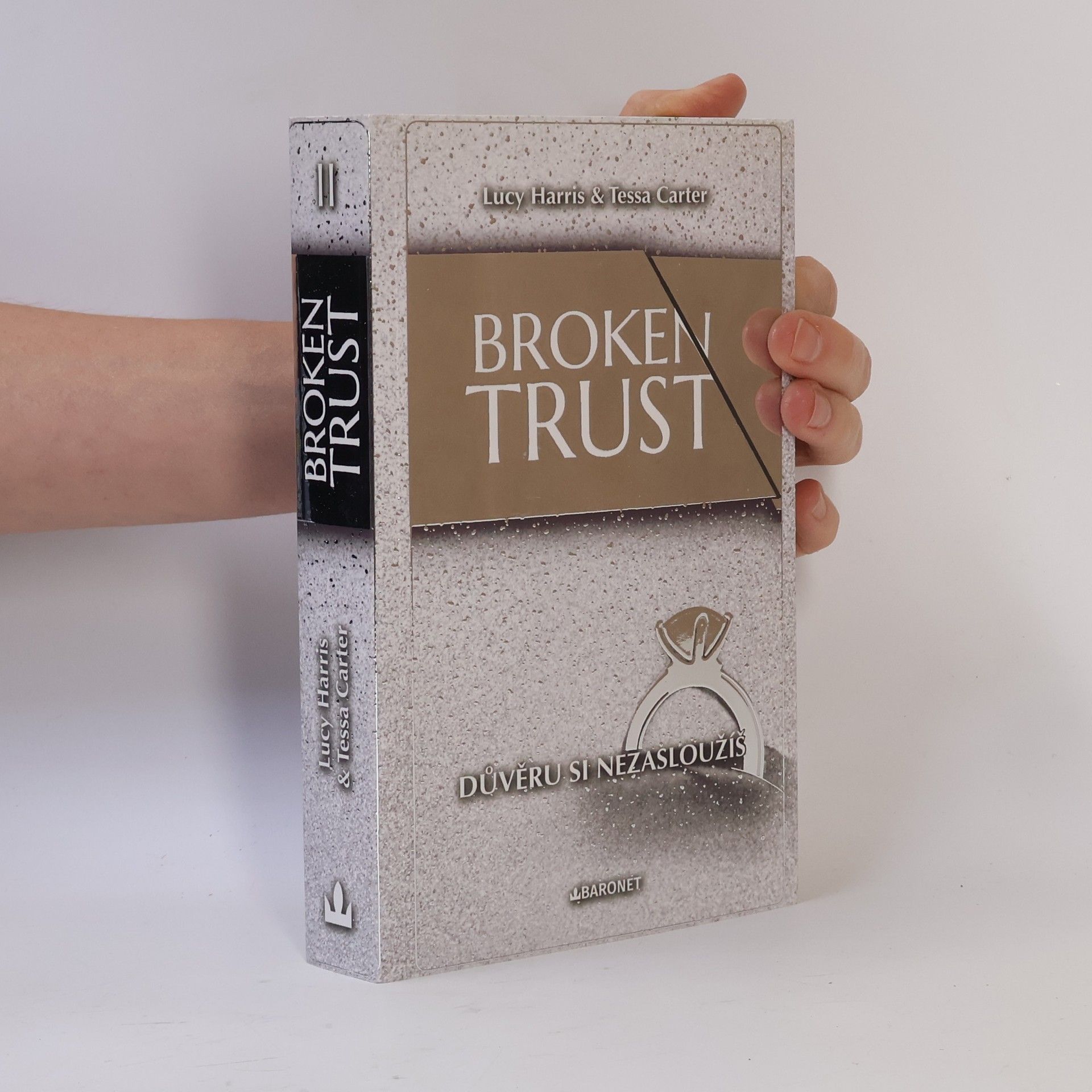 Broken Trust: Důvěru si nezasloužíš