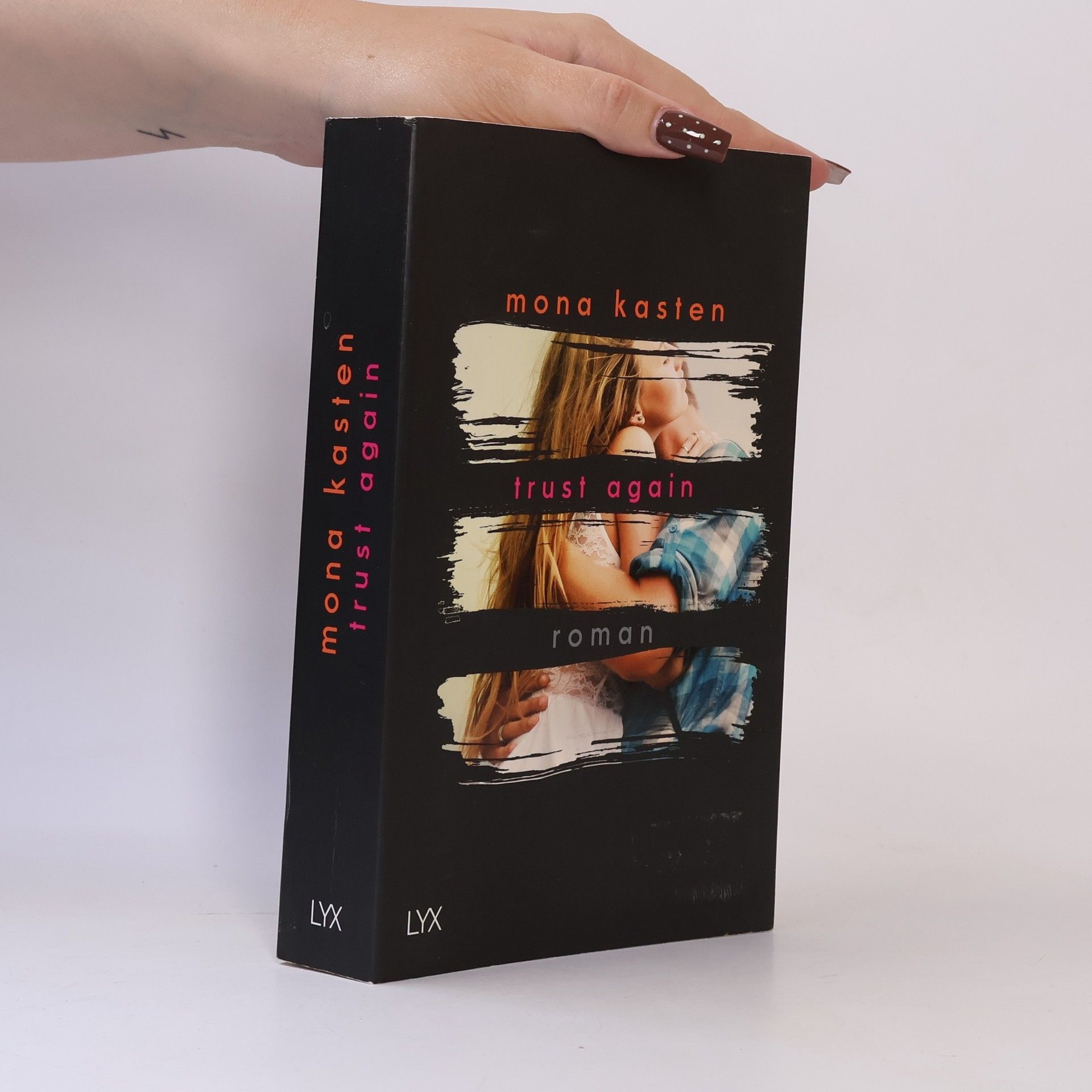 Mona Kasten Trust again