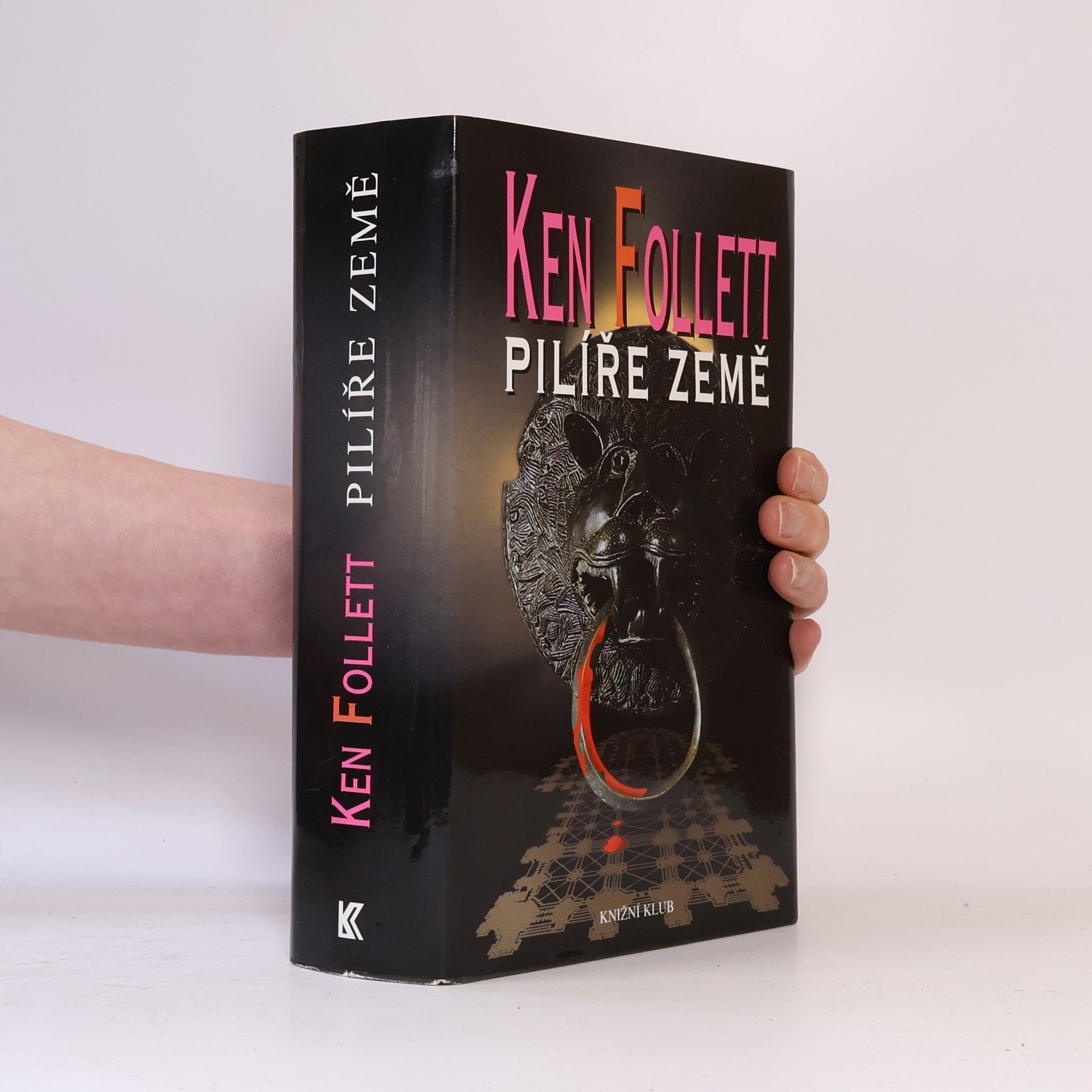 Ken Follett Pilíře země