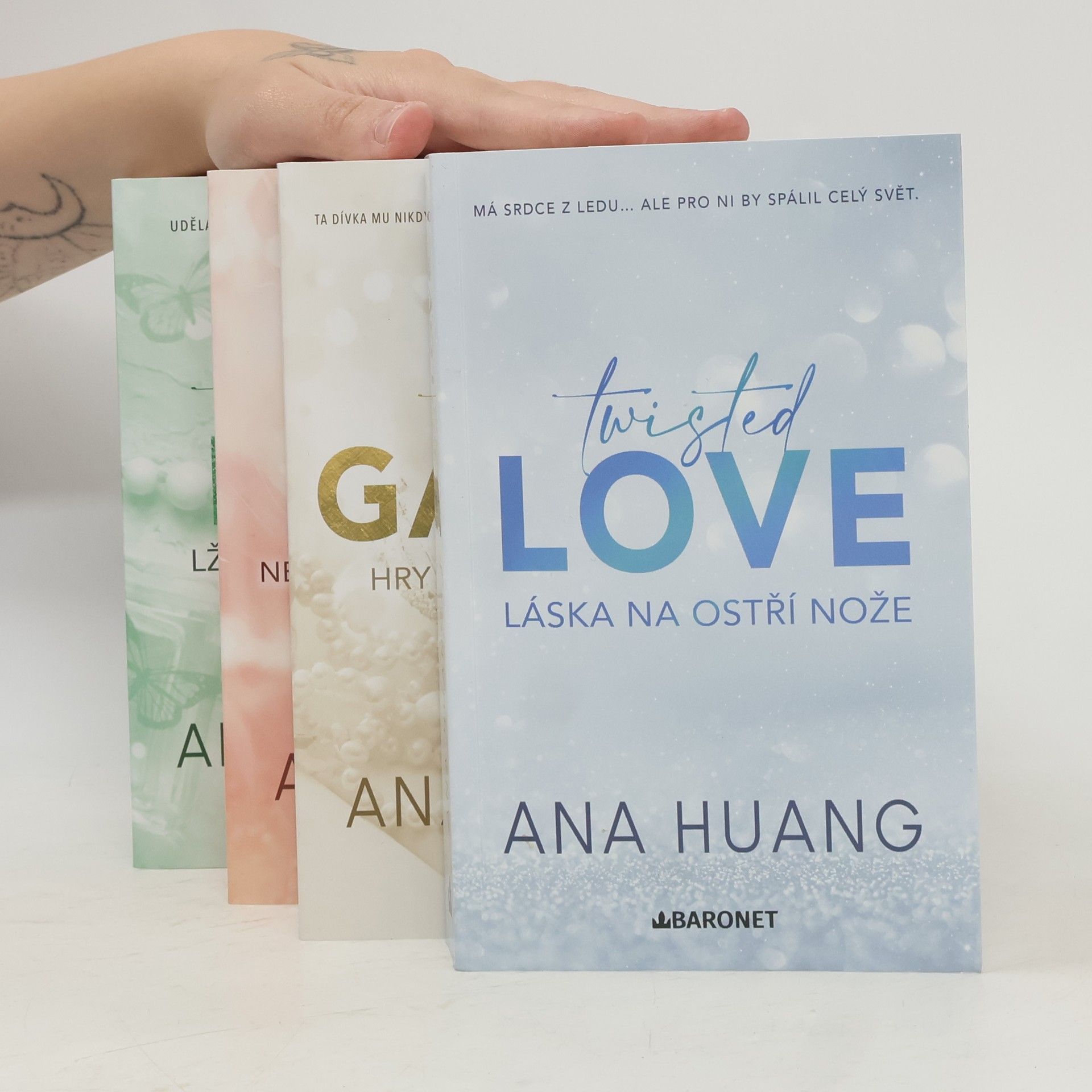 Ana Huang Twisted Love 1-4. Box