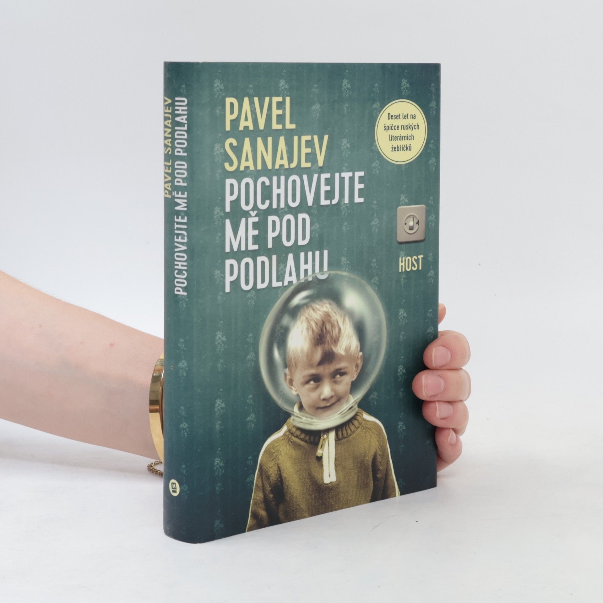 Pavel V. Sanaev Pochovejte mě pod podlahu