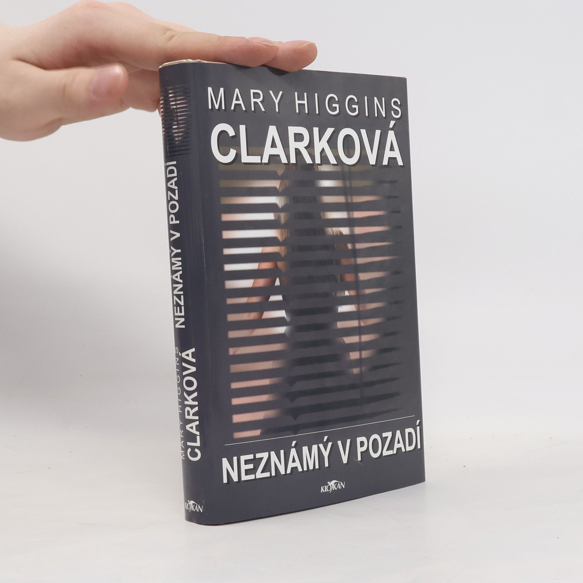 Mary Higginsová Clarková Neznámý v pozadí